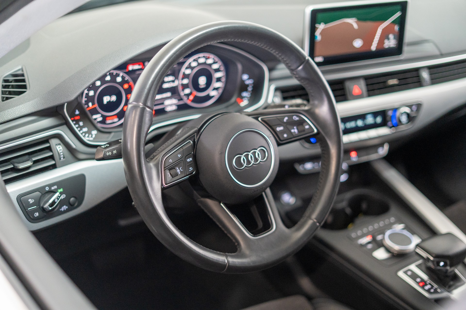 AUDI A4 Avant 2.0 TFSI 190 ultra Sport S-Tronic / CH-Fahrzeug / Virtual Cockpit / Tempomat-image-8