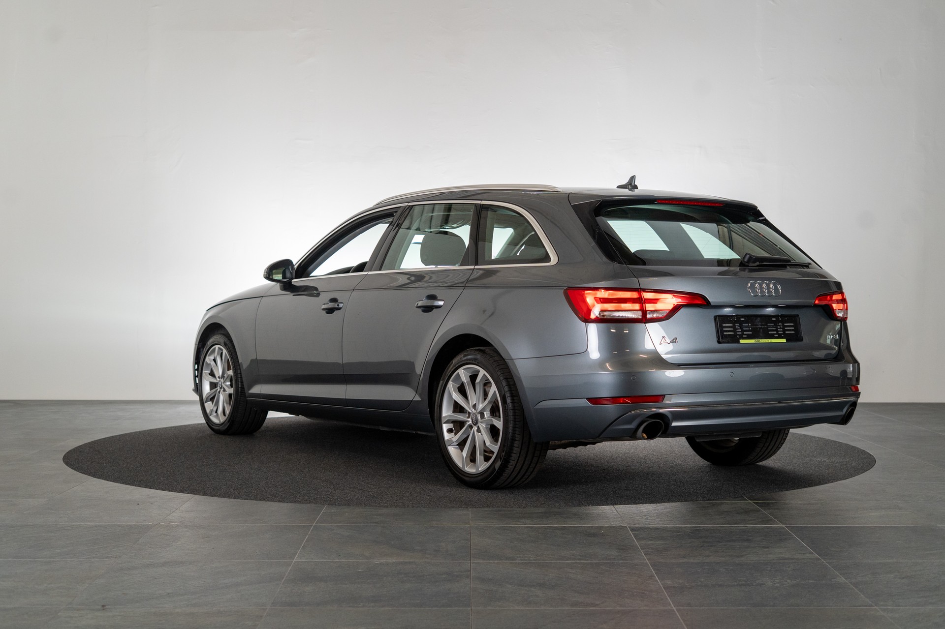 AUDI A4 Avant 2.0 TFSI 190 ultra Sport S-Tronic / CH-Fahrzeug / Virtual Cockpit / Tempomat-image-6