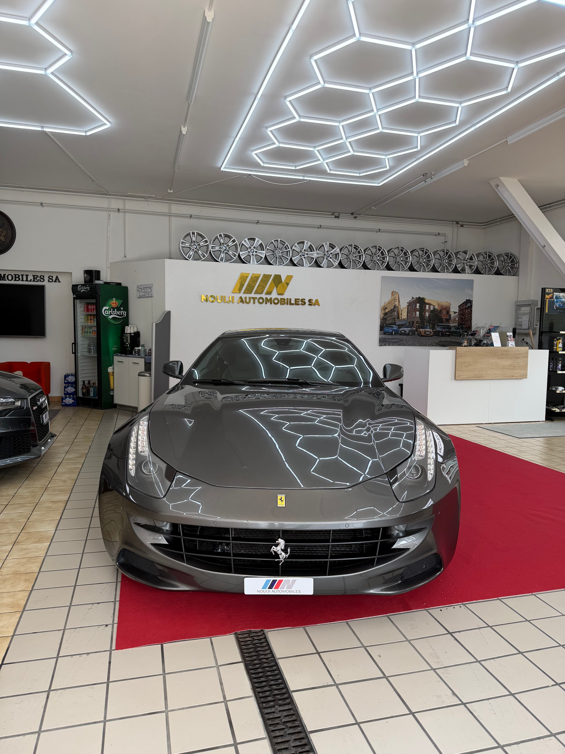 FERRARI FF