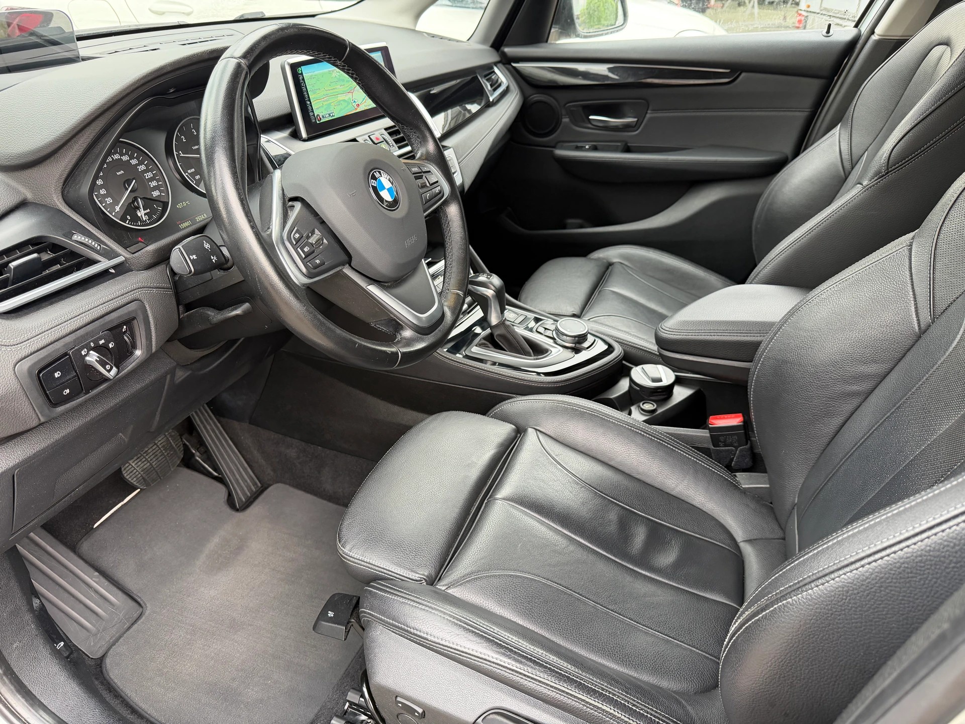 BMW 218d Active Tourer Sport Line Steptronic-image-15