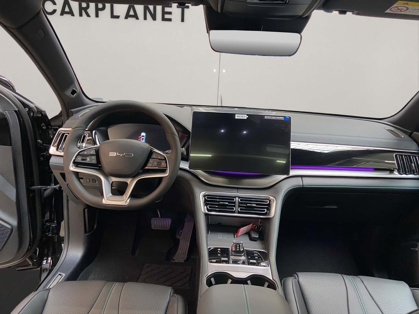 BYD Seal U DM-i Design AWD-showroom-element-3