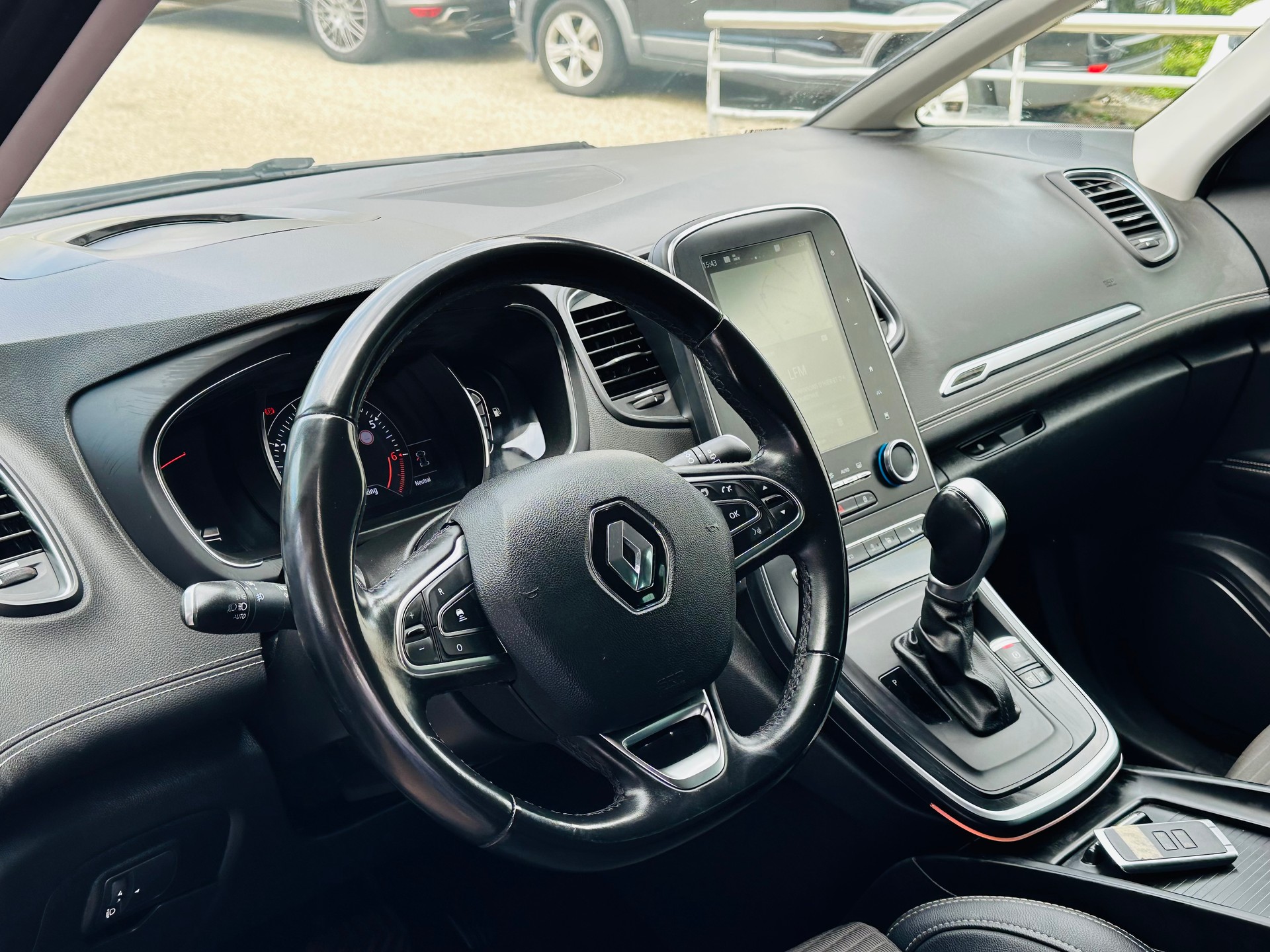 RENAULT Grand Scénic 1.3 16V Turbo Initiale Paris EDC-image-14