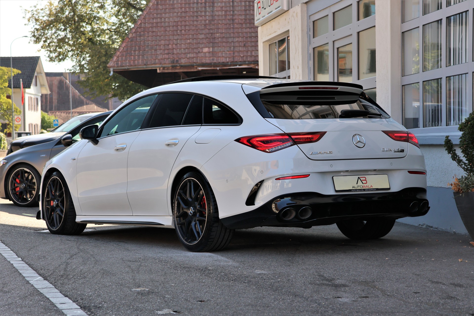 MERCEDES-BENZ CLA Shooting Brake 45 S AMG 4Matic+ 8G-DCT (CH)-showroom-element-2