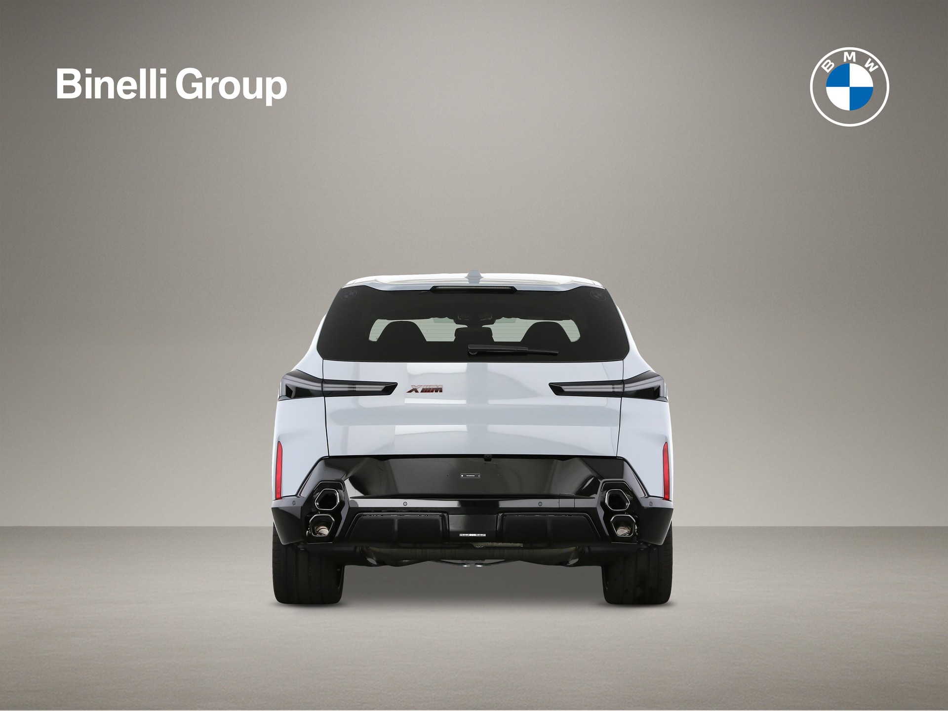 BMW XM Label Plug-in Hybrid-showroom-element-3