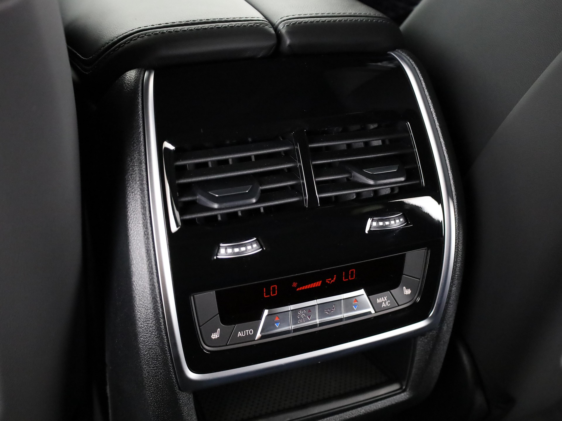 BMW XM Label Plug-in Hybrid-image-22