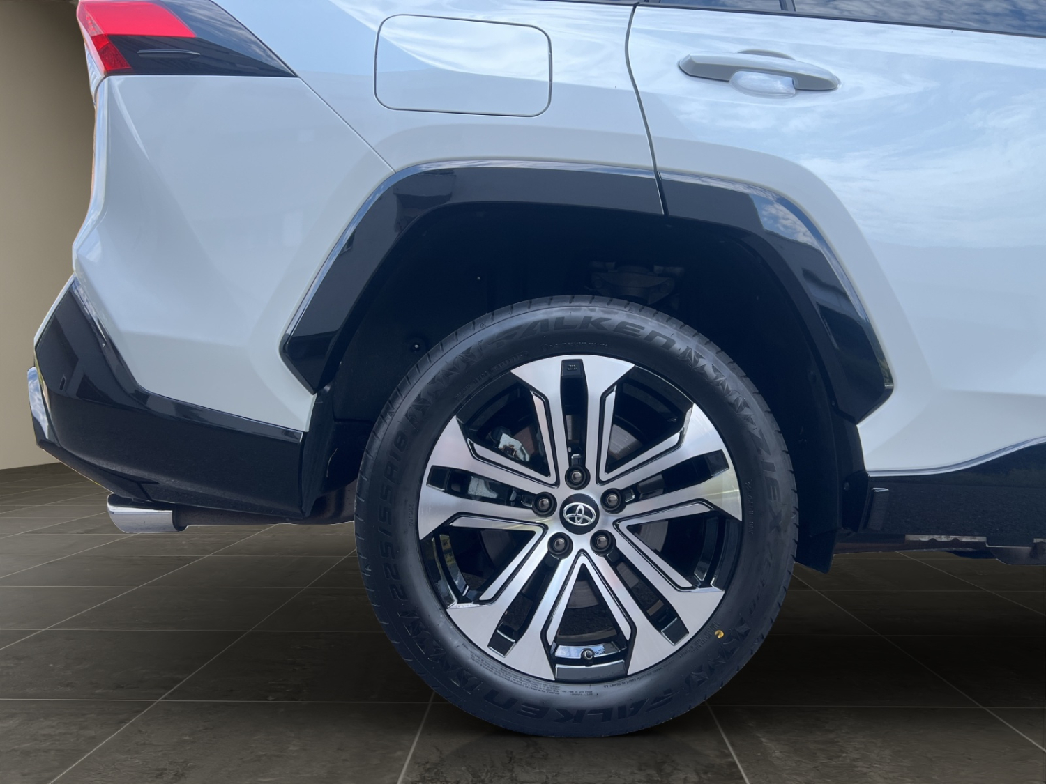 TOYOTA RAV4 2.5 Plug-In-Hybrid GR Sport-image-24