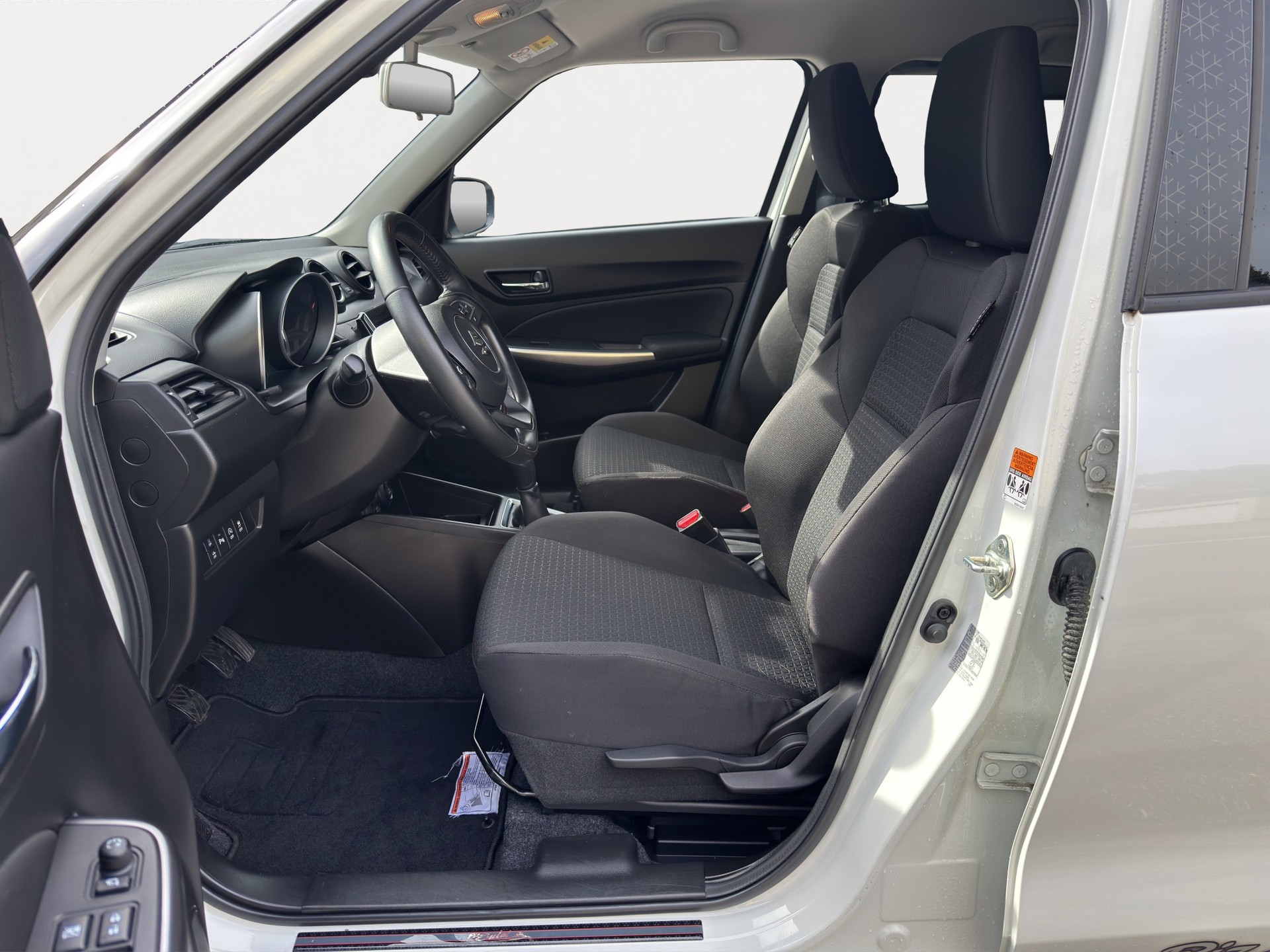 SUZUKI Swift 1.2 Compact Top 4x4 Hybrid-image-6