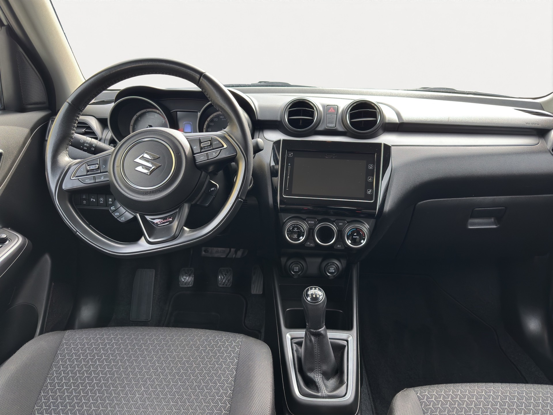 SUZUKI Swift 1.2 Compact Top 4x4 Hybrid-image-4