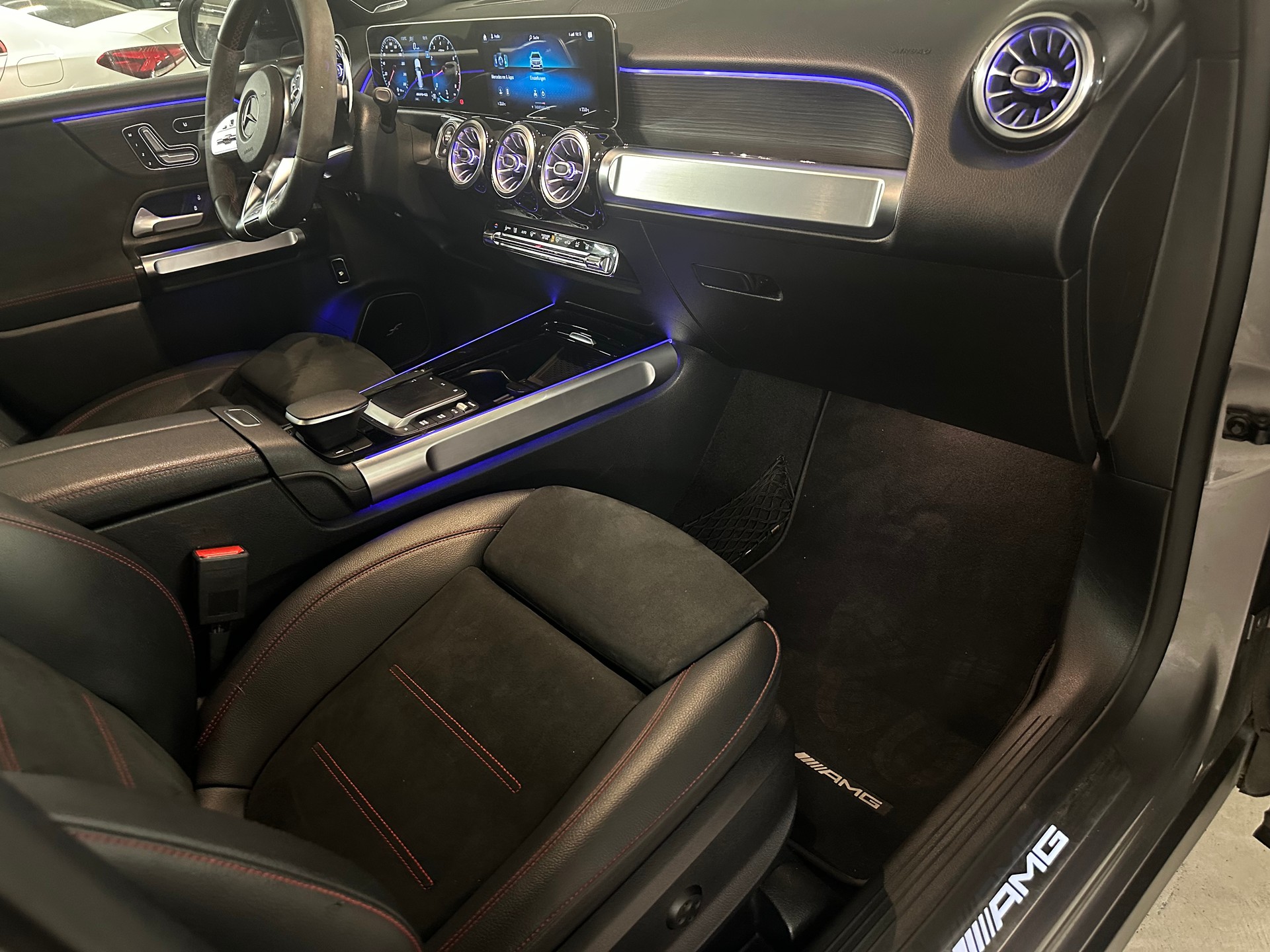 MERCEDES-BENZ GLB 35 AMG Performance 4Matic 8G-Tronic-image-27