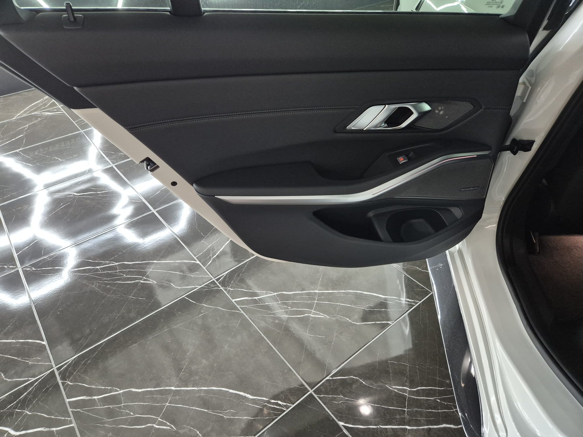 BMW M3 Touring xDrive Competition M-image-19