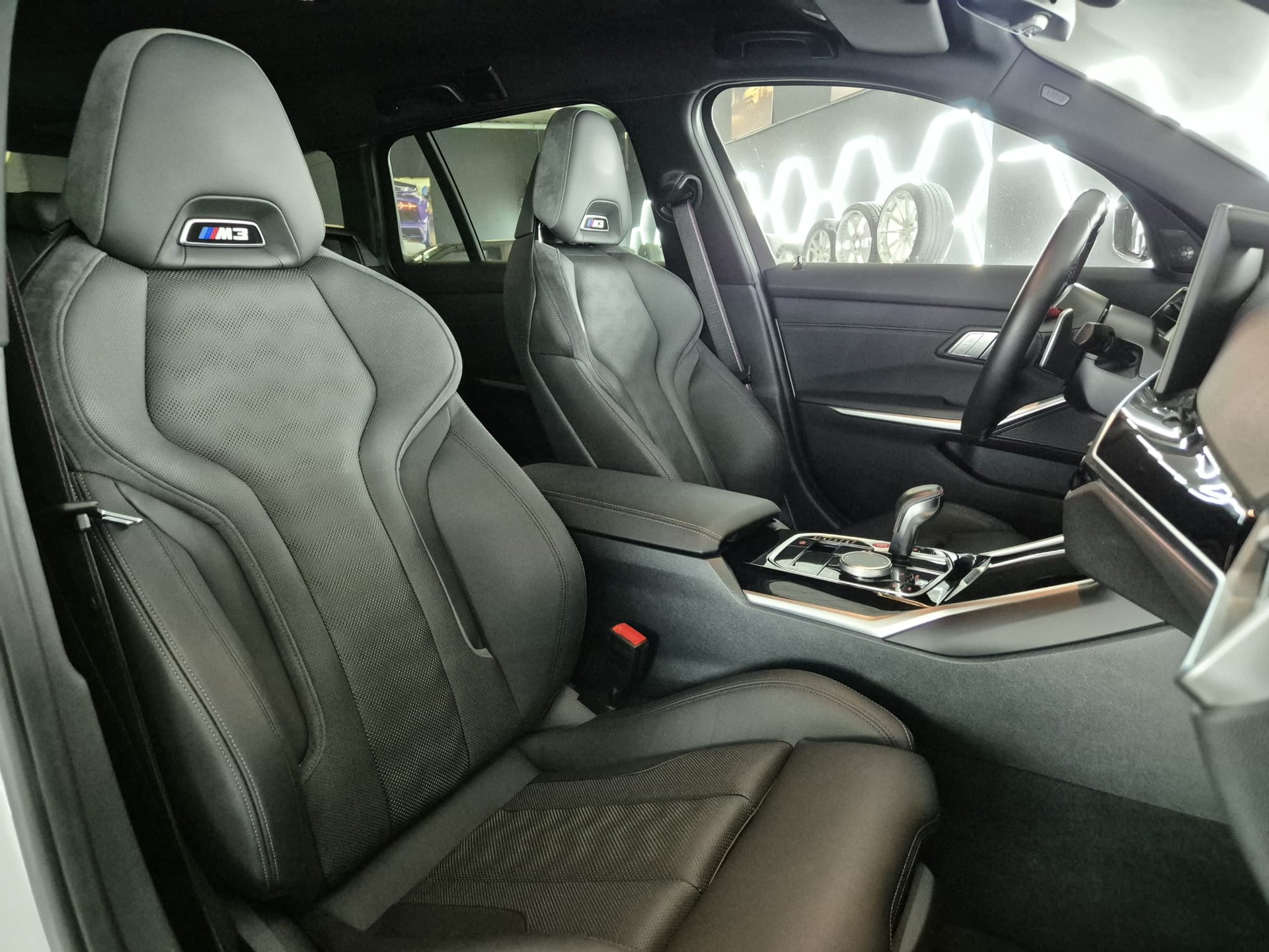 BMW M3 Touring xDrive Competition M-image-23