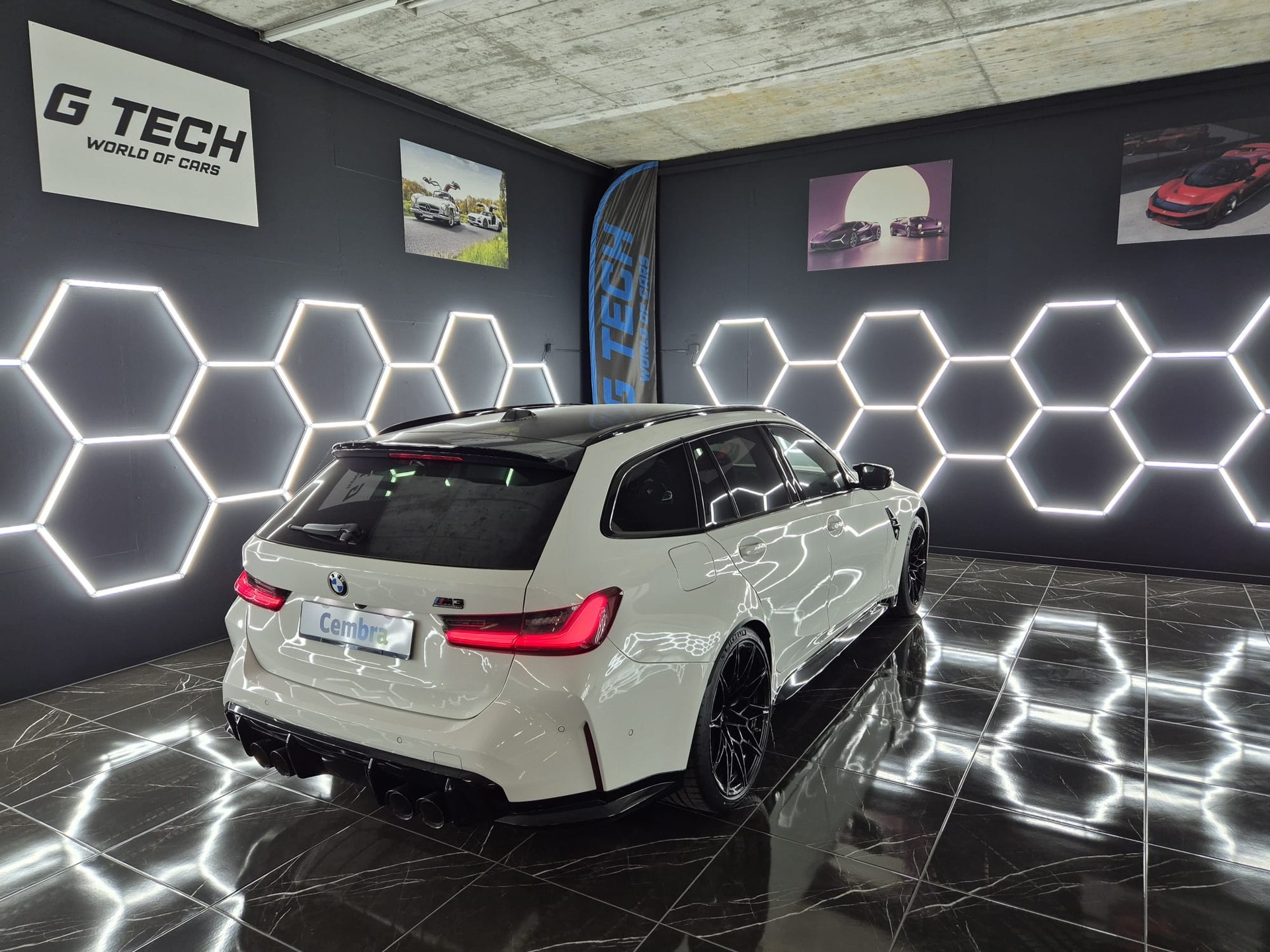 BMW M3 Touring xDrive Competition M-showroom-element-3