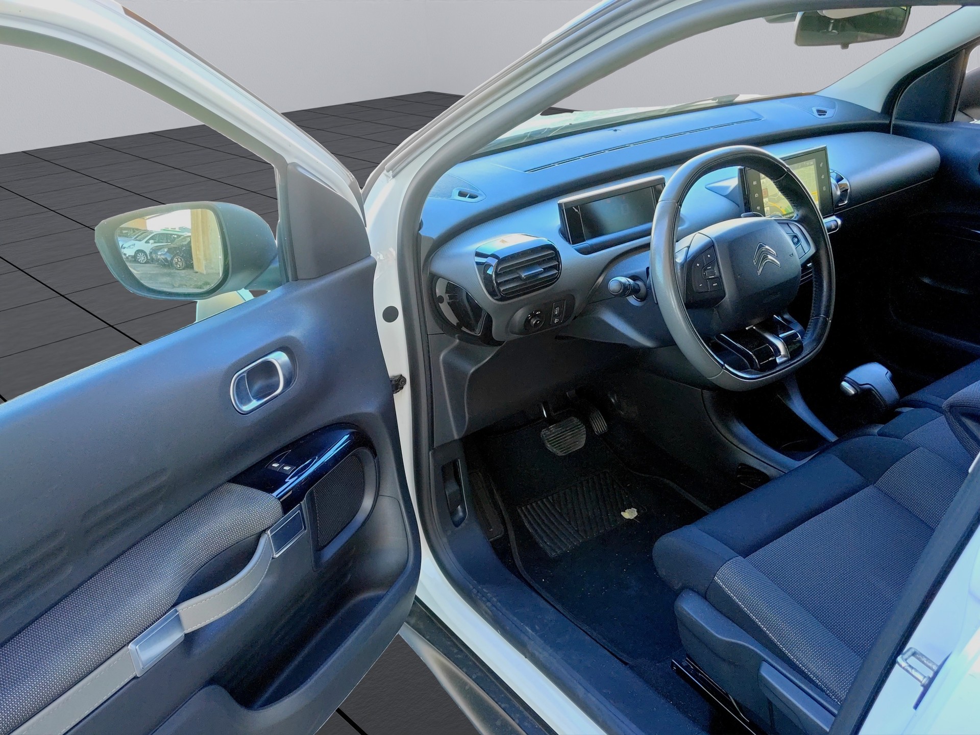 CITROEN C4 Cactus 1.2 e-VTi Feel Edition ETG-image-24