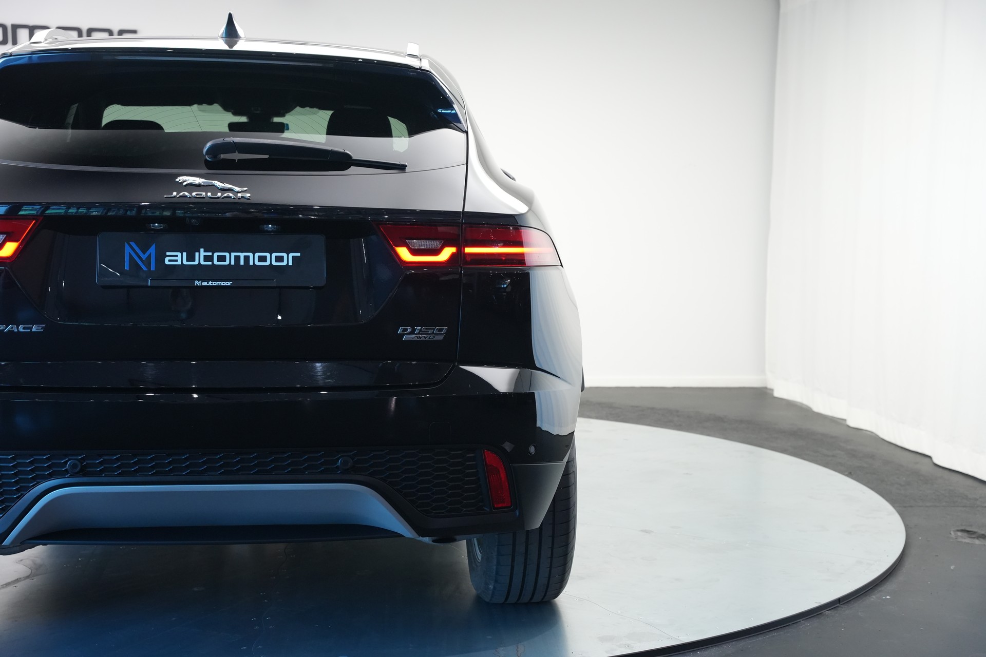 JAGUAR E-Pace 2.0d D150 S AWD Automatik-image-34