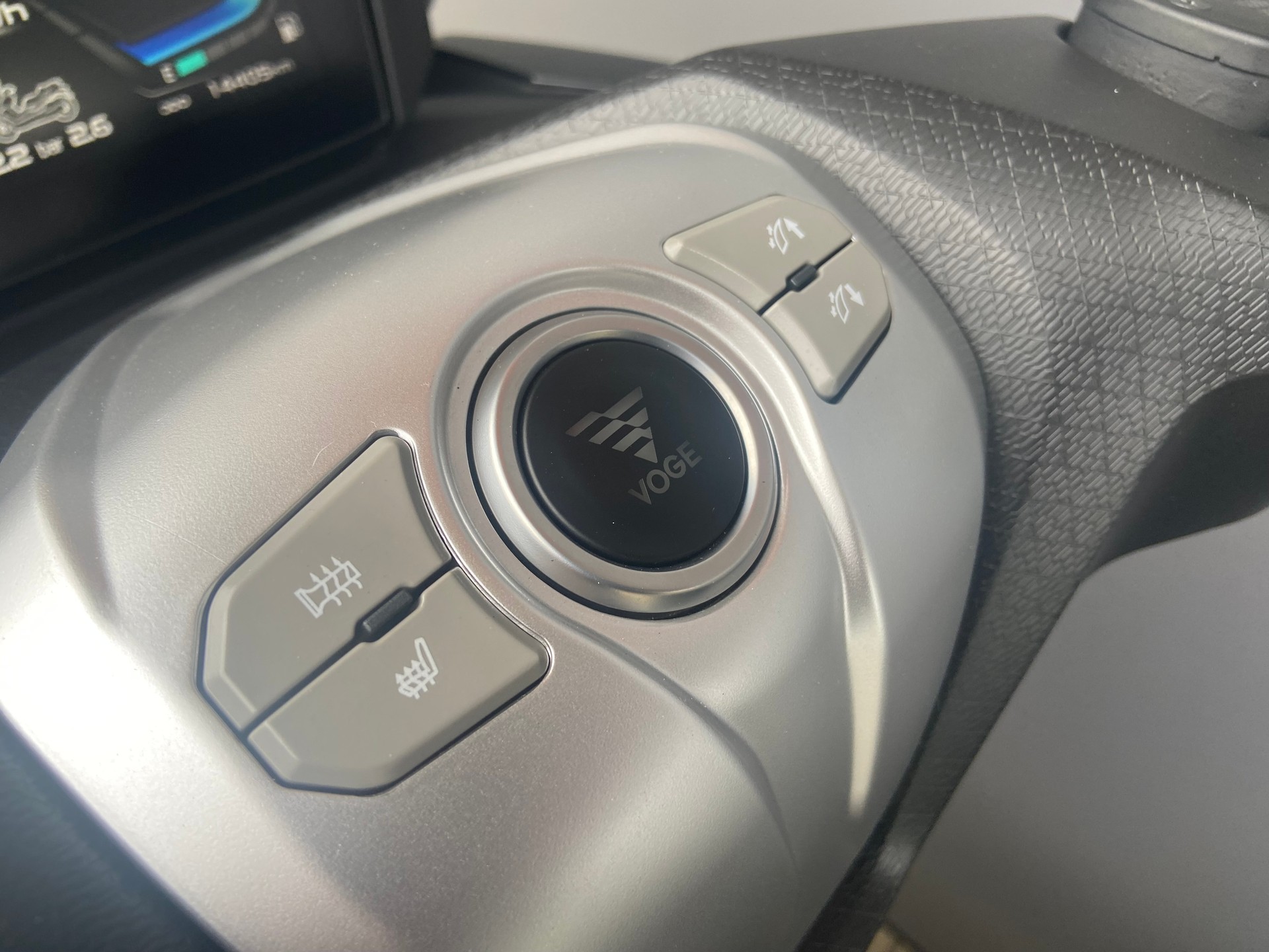 VOGE Max Luxury-image-3