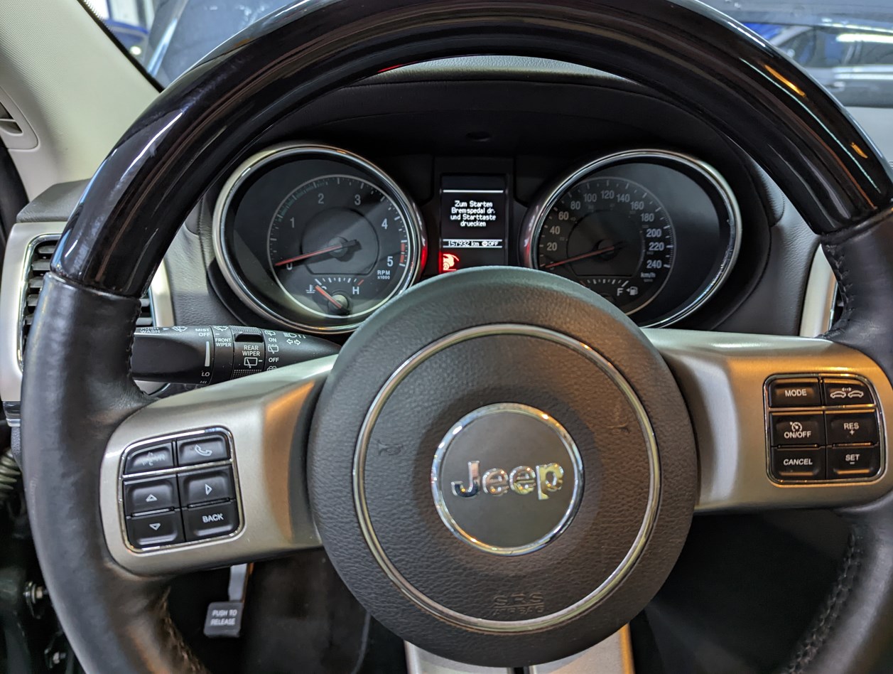JEEP Grand Cherokee 3.0 CRD Overland Automatic-image-8