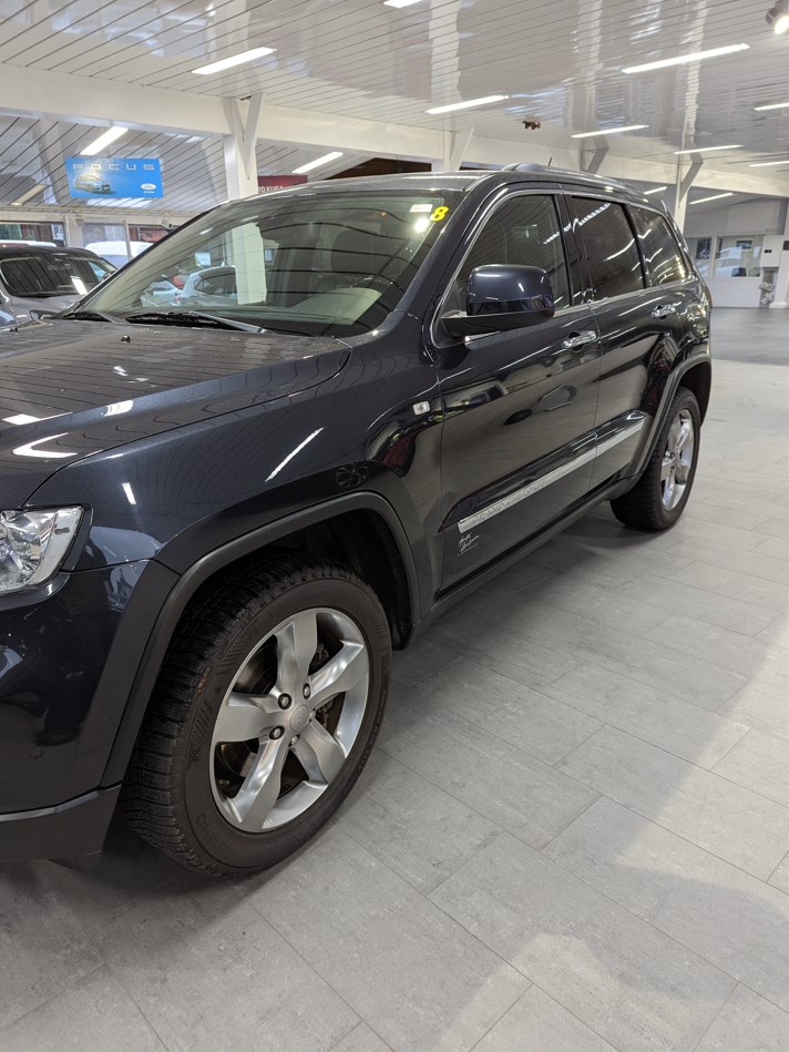 JEEP Grand Cherokee 3.0 CRD Overland Automatic-image-19