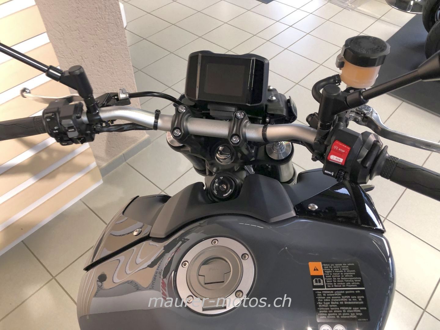 YAMAHA MT 09-image-2