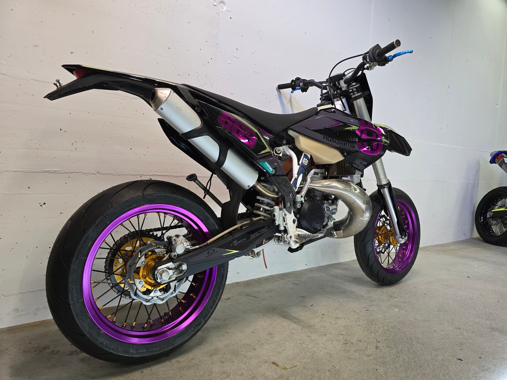 HUSQVARNA 250 TE 2T-image-1