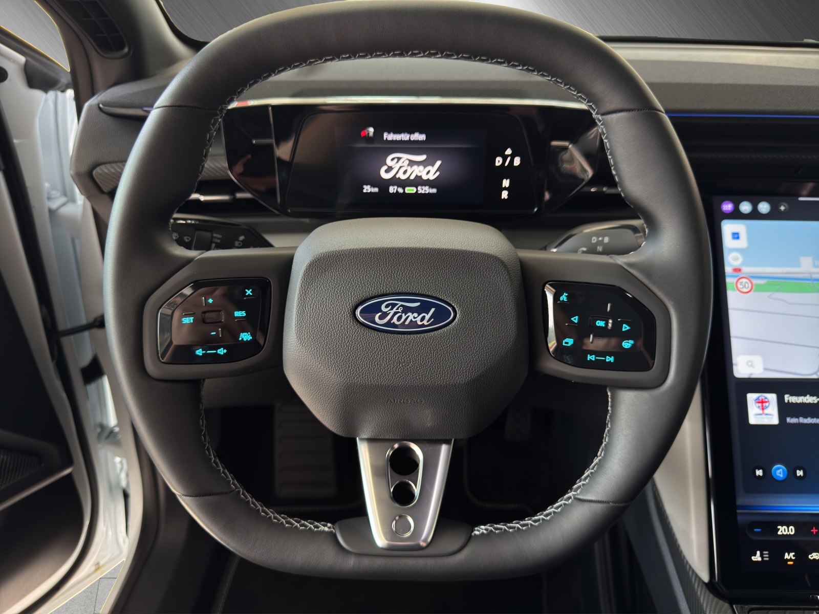 FORD Capri Extended Range Premium AWD-image-9