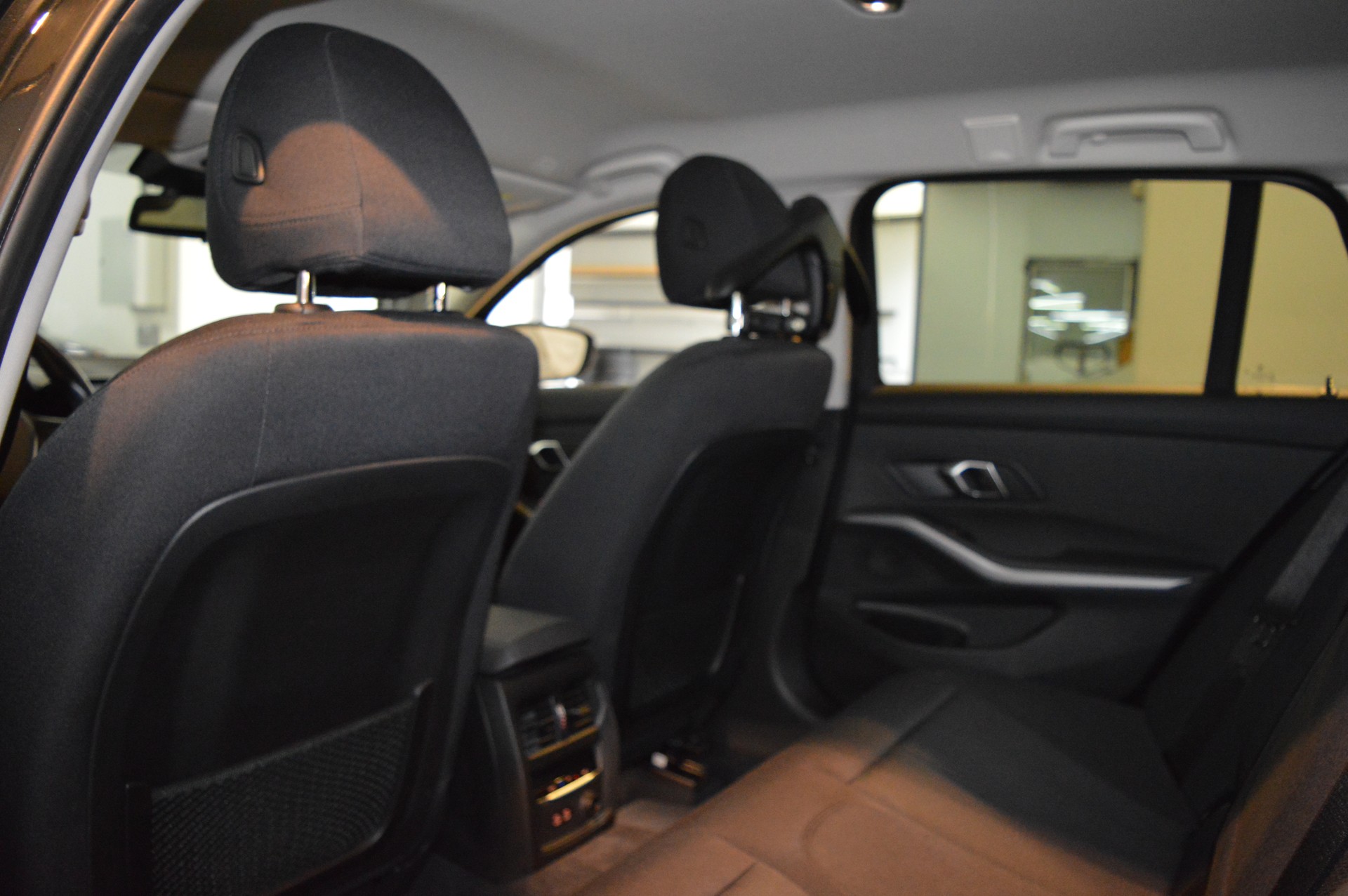 BMW 320d xDrive Touring Steptronic Advantage-image-17