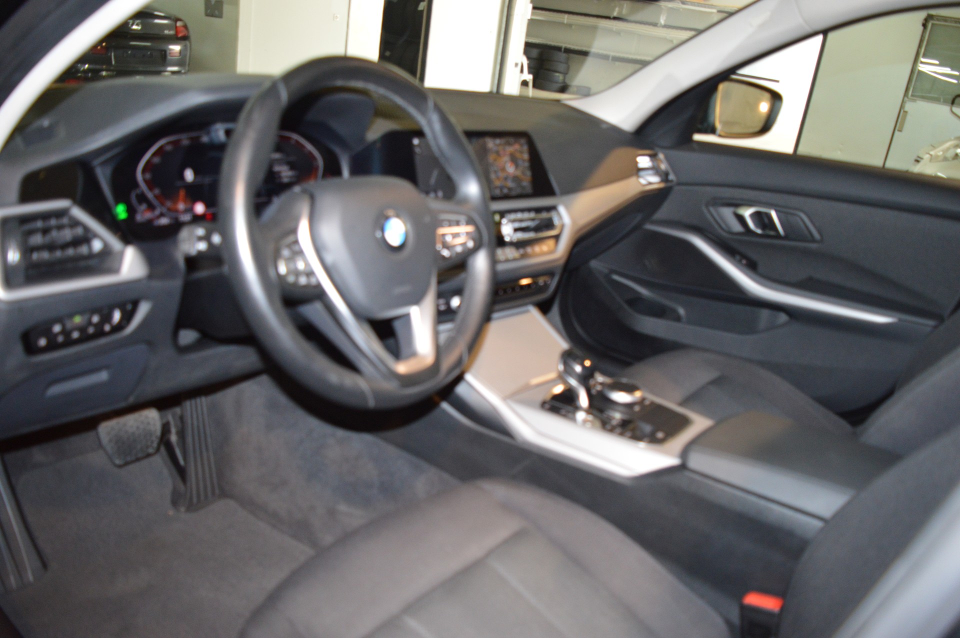 BMW 320d xDrive Touring Steptronic Advantage-image-13
