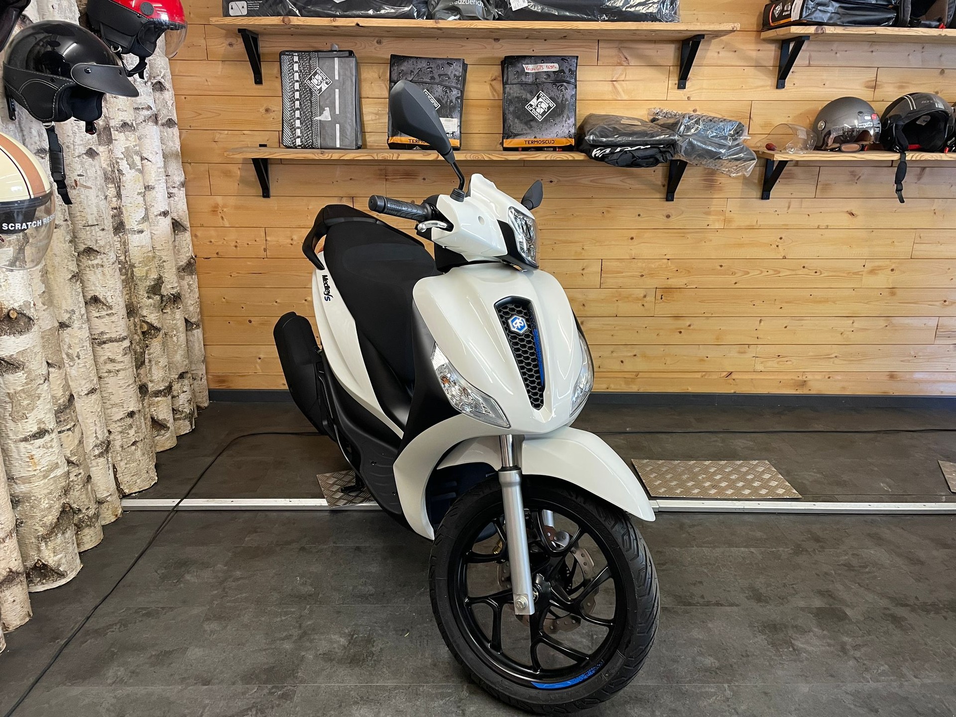 PIAGGIO Medley 125 Sport-image-3