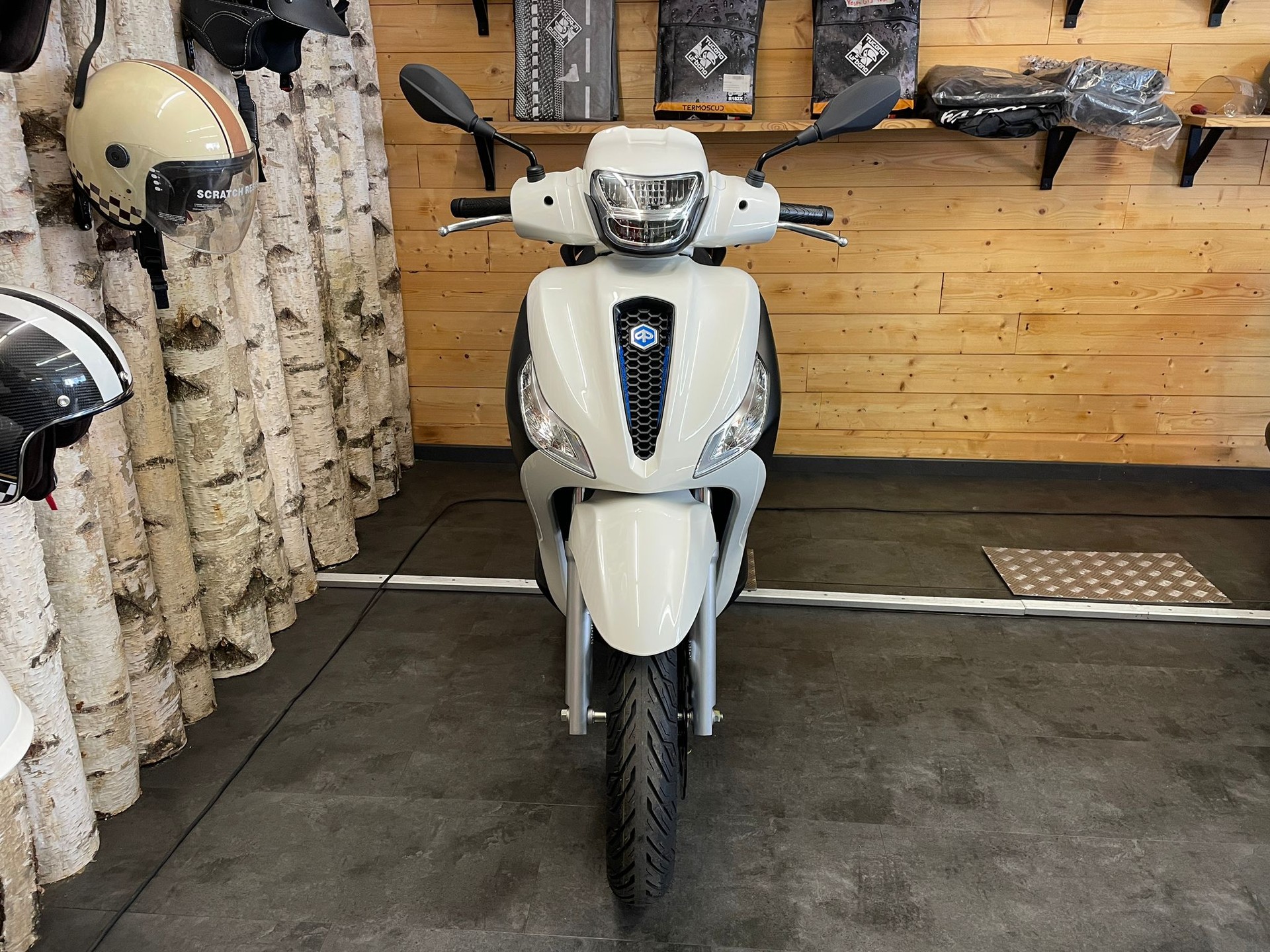 PIAGGIO Medley 125 Sport-image-2