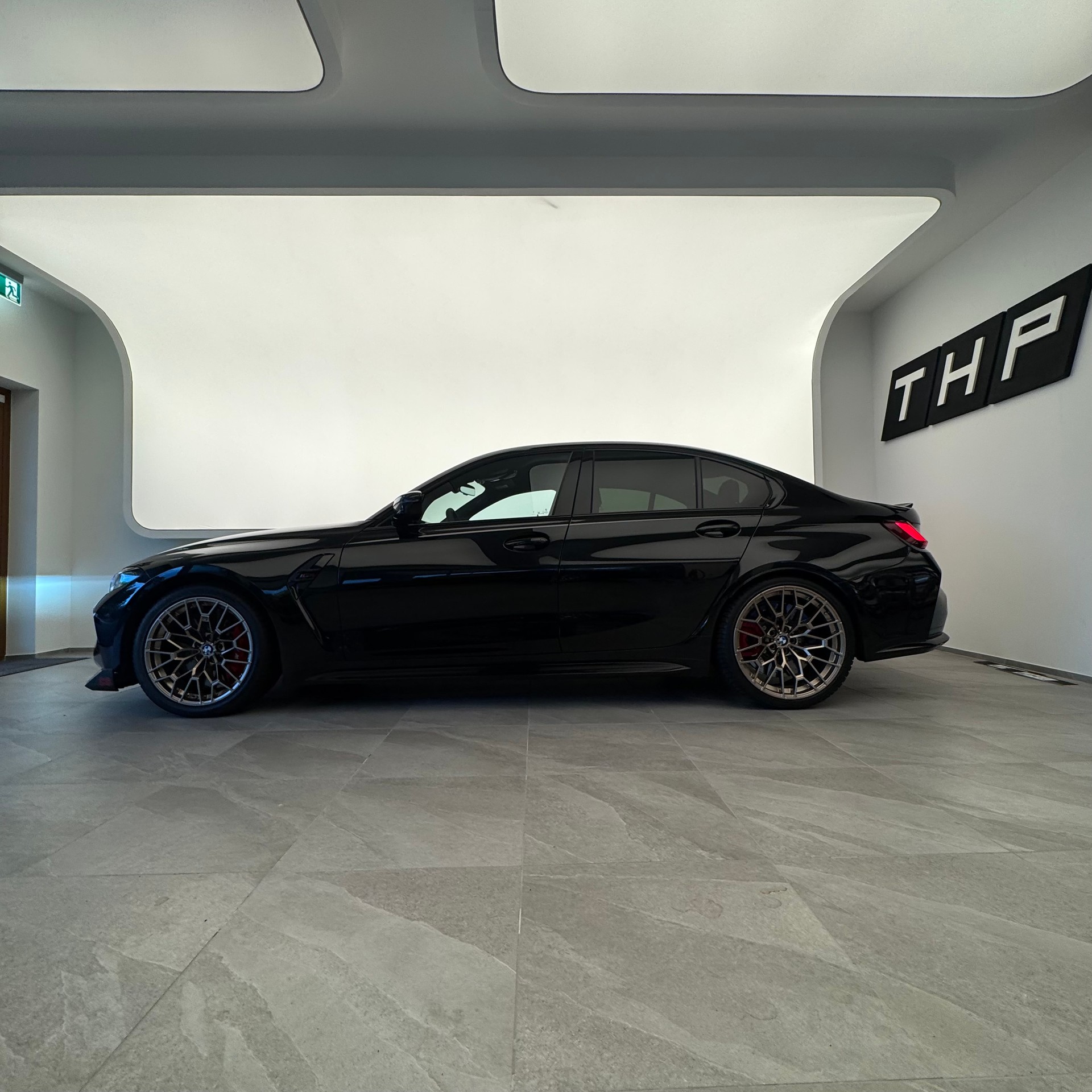 BMW M3 CS-showroom-element-2