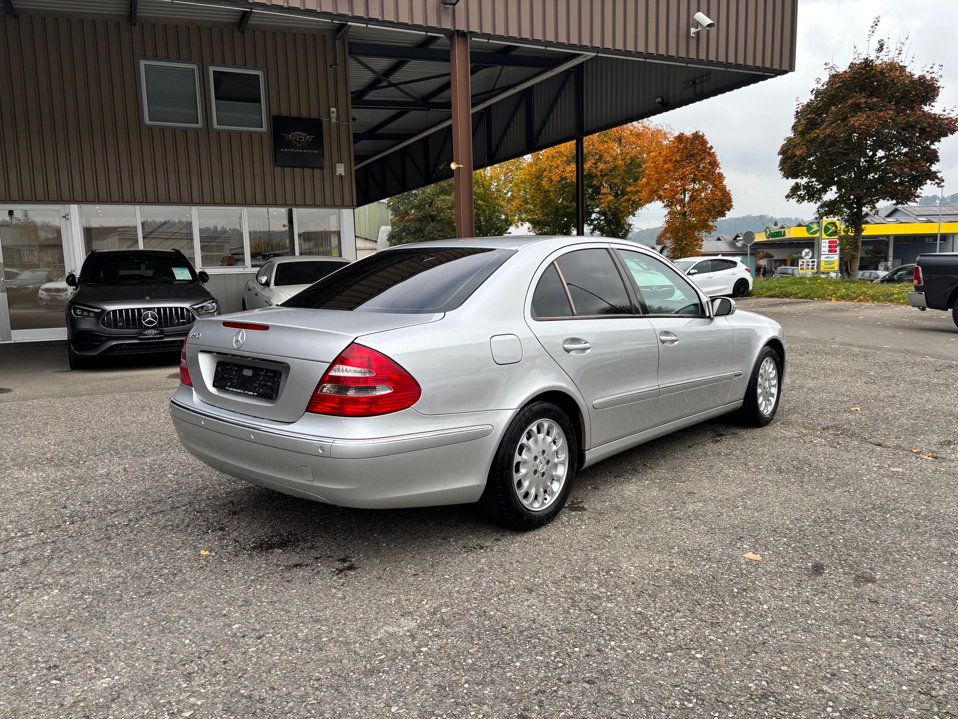 MERCEDES-BENZ E 240 Elégance-image-7