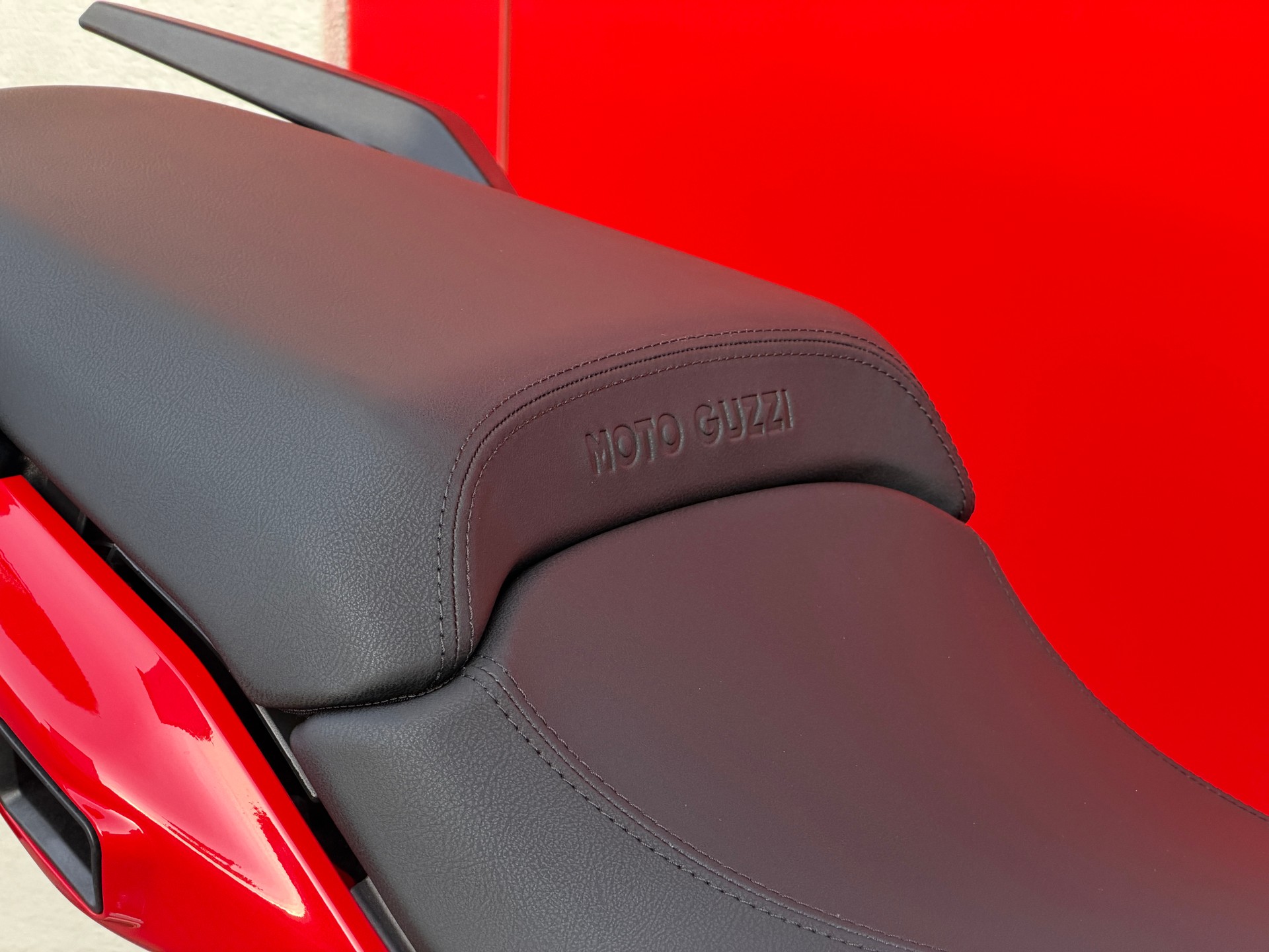 MOTO GUZZI V100 Mandello-image-5