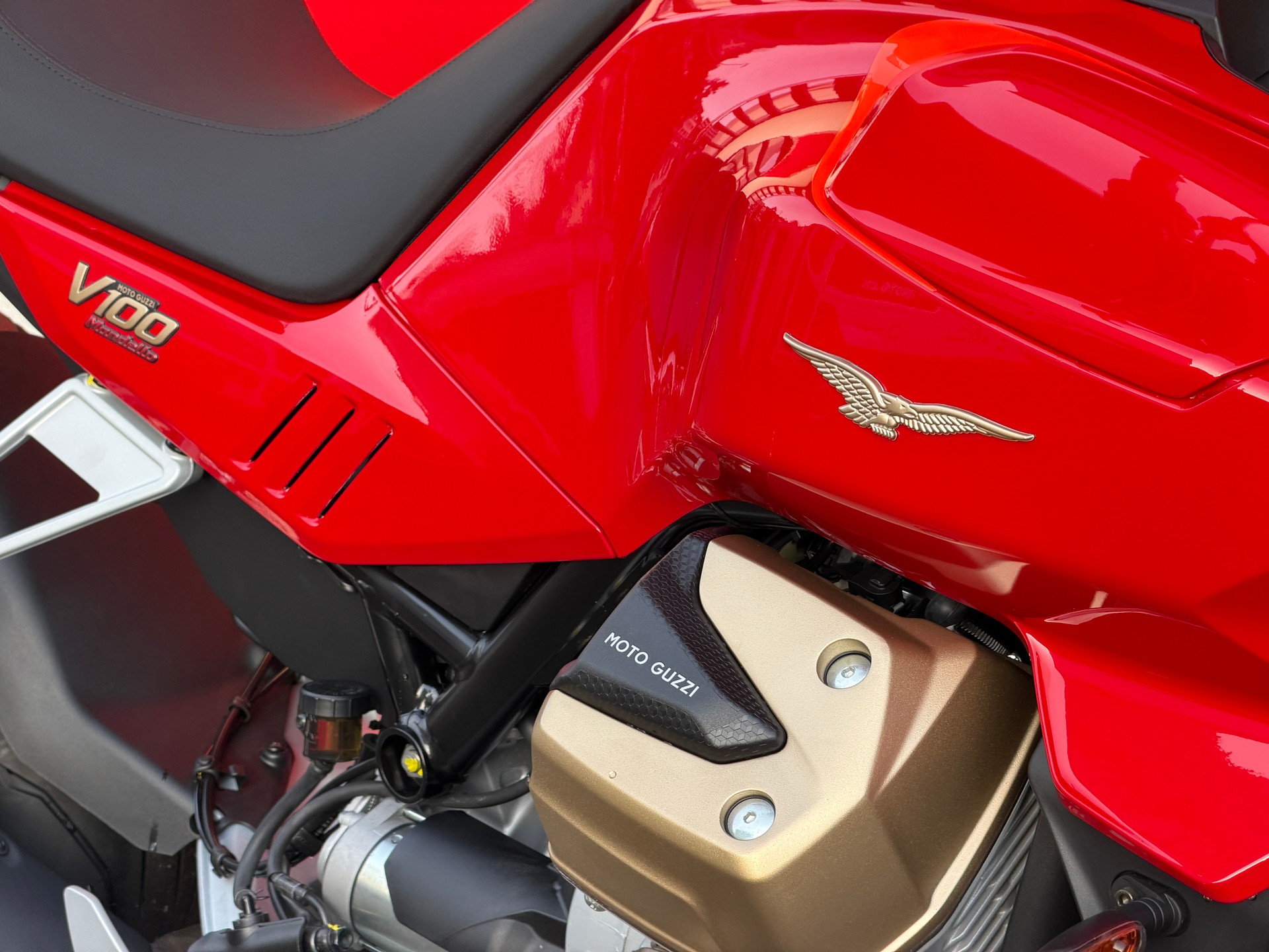 MOTO GUZZI V100 Mandello-image-4