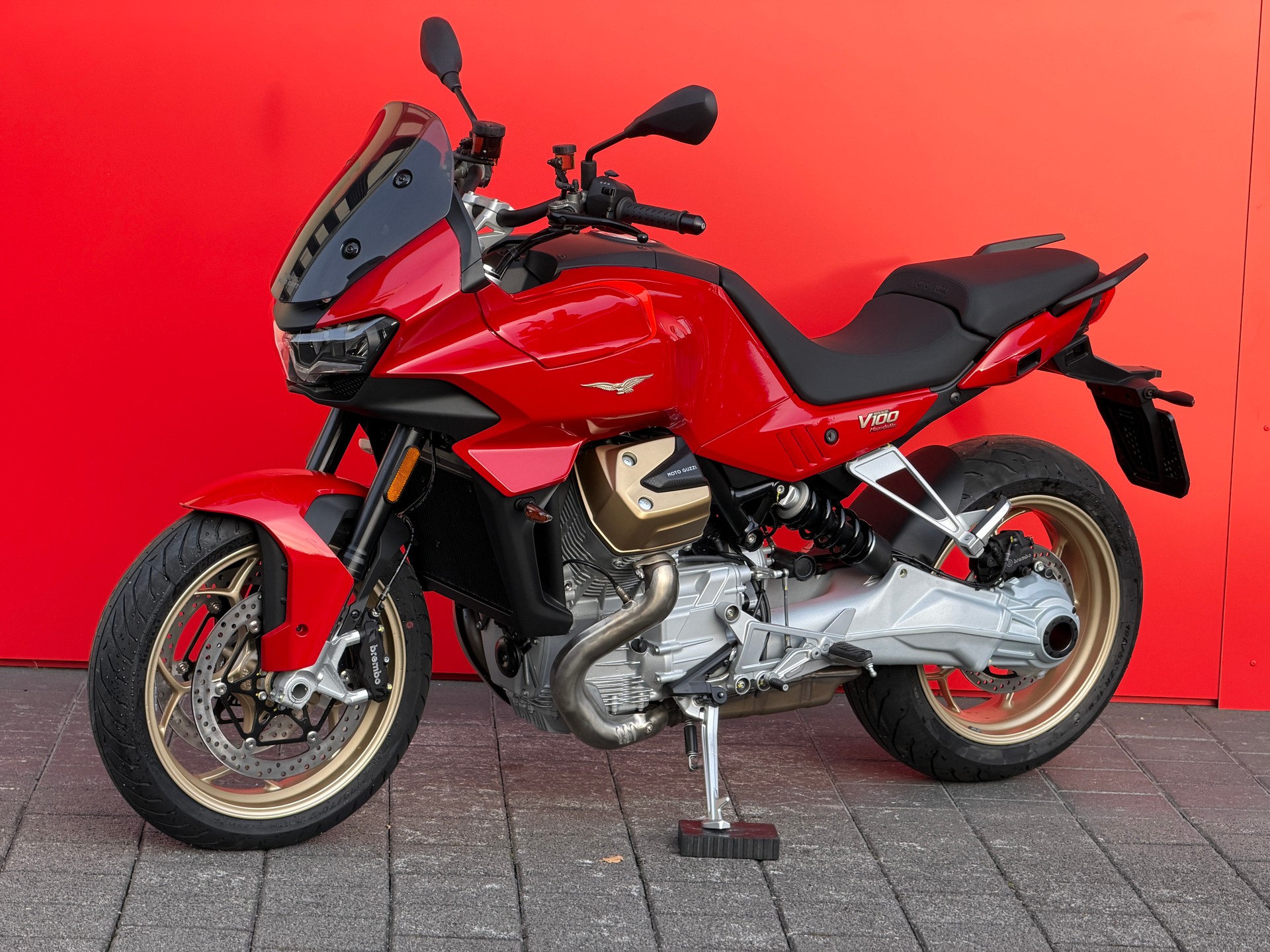 MOTO GUZZI V100 Mandello-image-1
