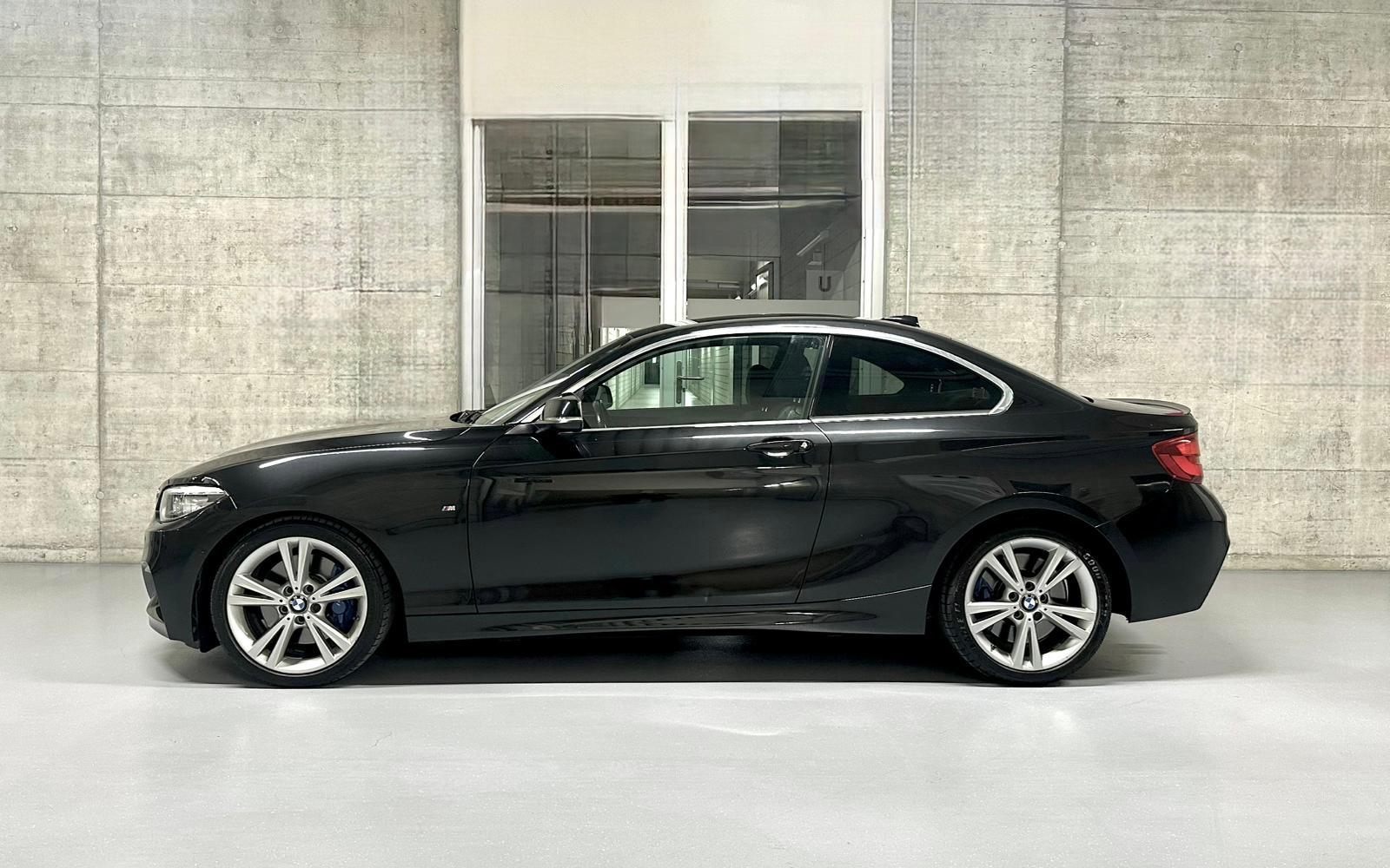 BMW 218i Steptronic M Sport-showroom-element-2