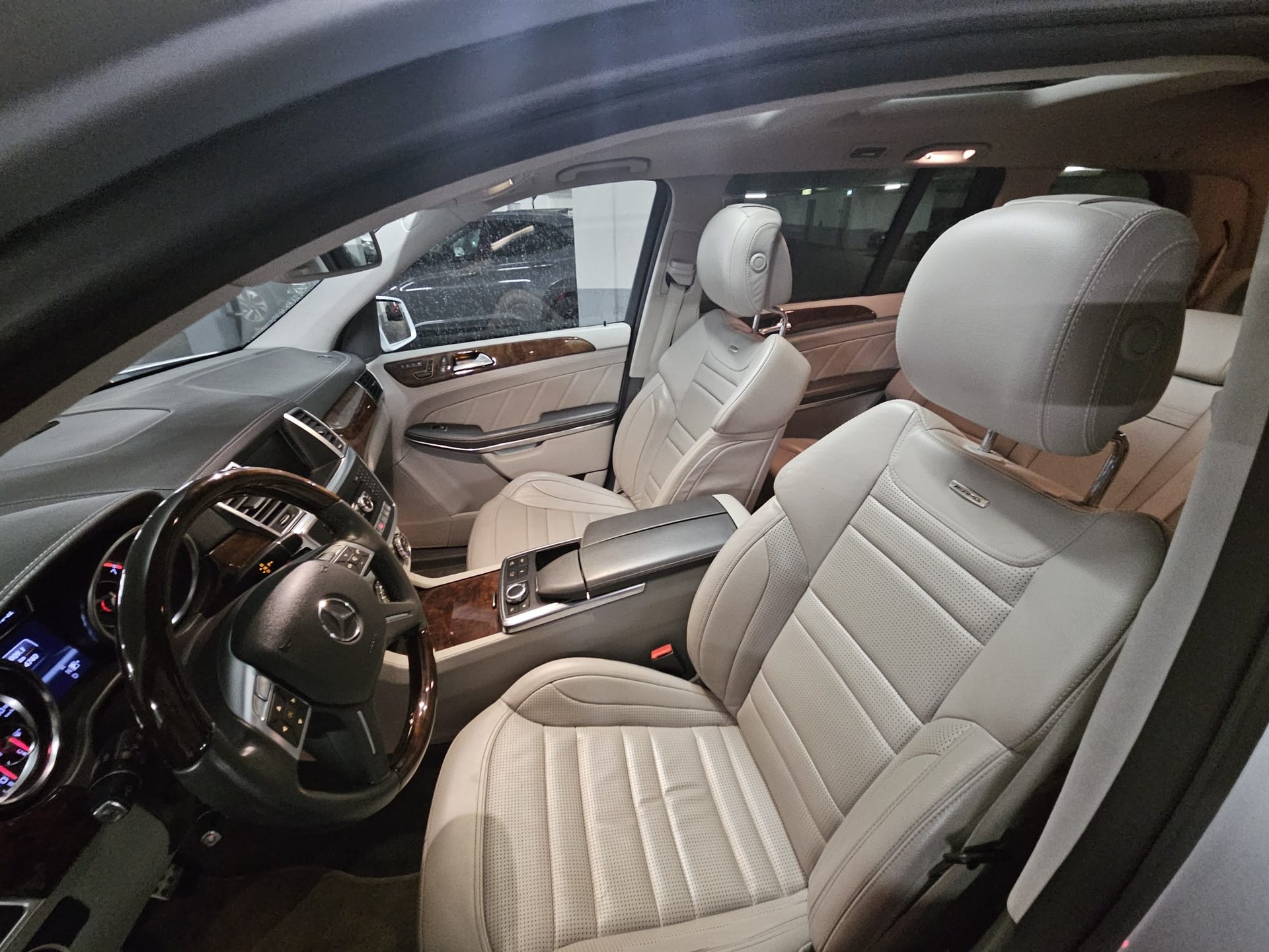 MERCEDES-BENZ GL 63 AMG 4Matic Speedshift Plus 7G-Tronic-image-5