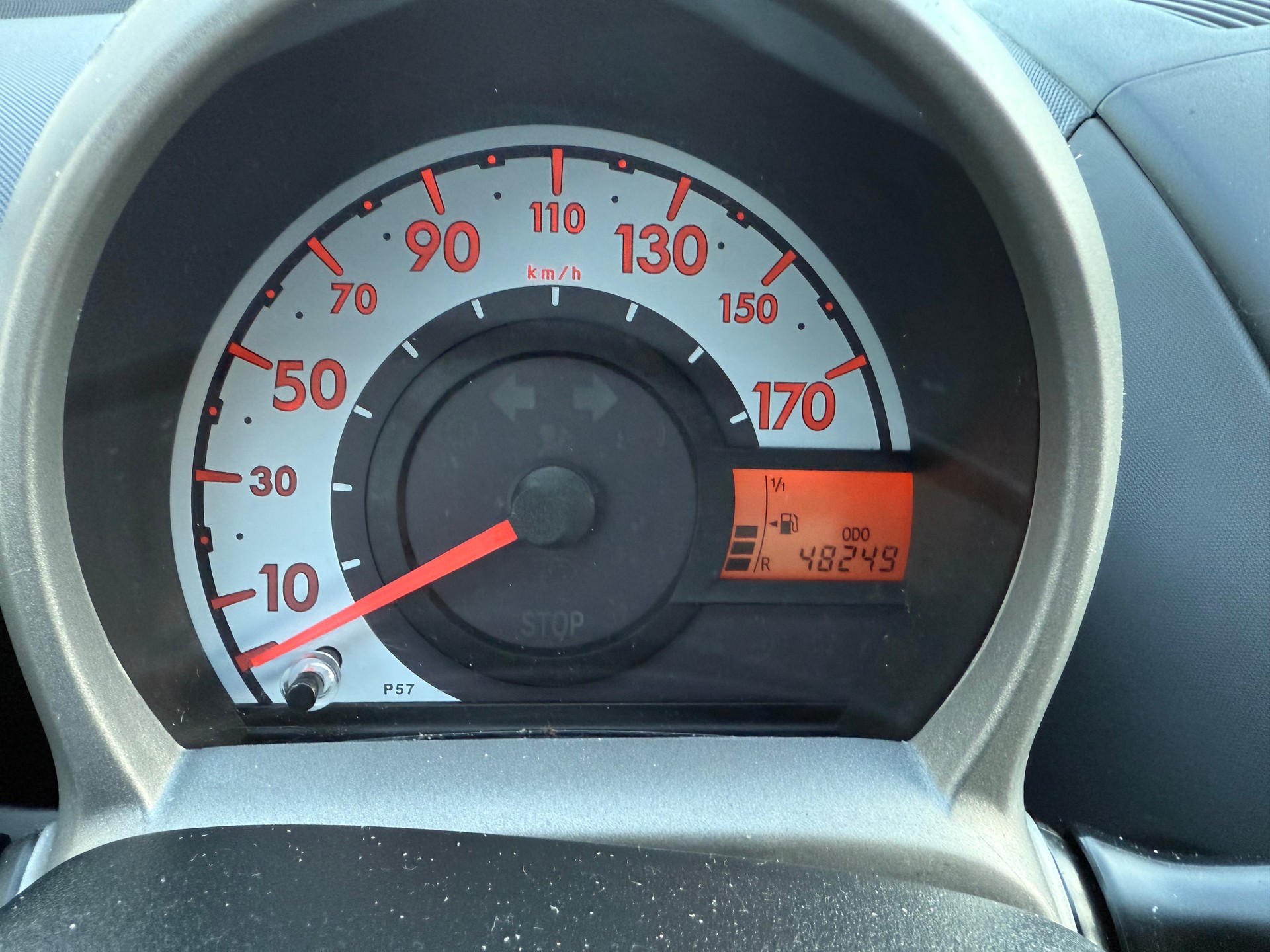 PEUGEOT 107 1.0 Trendy-image-9
