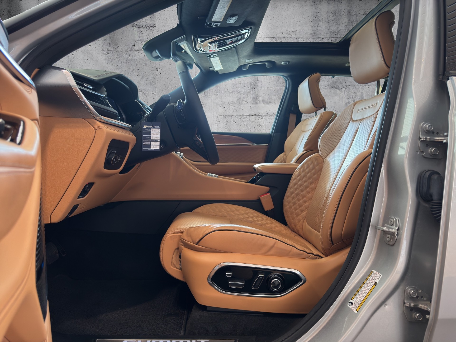 JEEP Hemi Summit Reserve-image-4