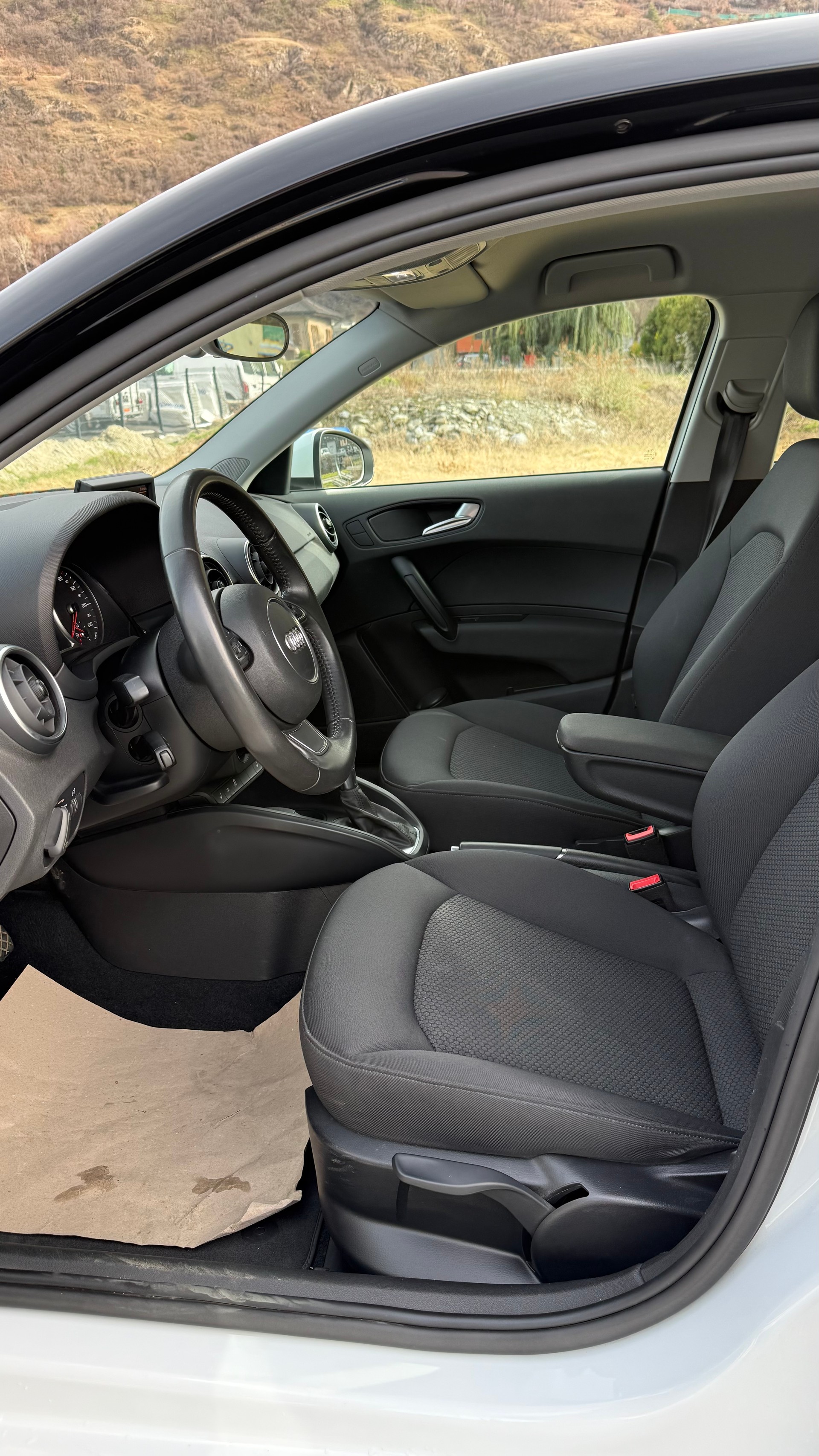 AUDI A1 Sportback 1.4 TFSI Attraction-image-8