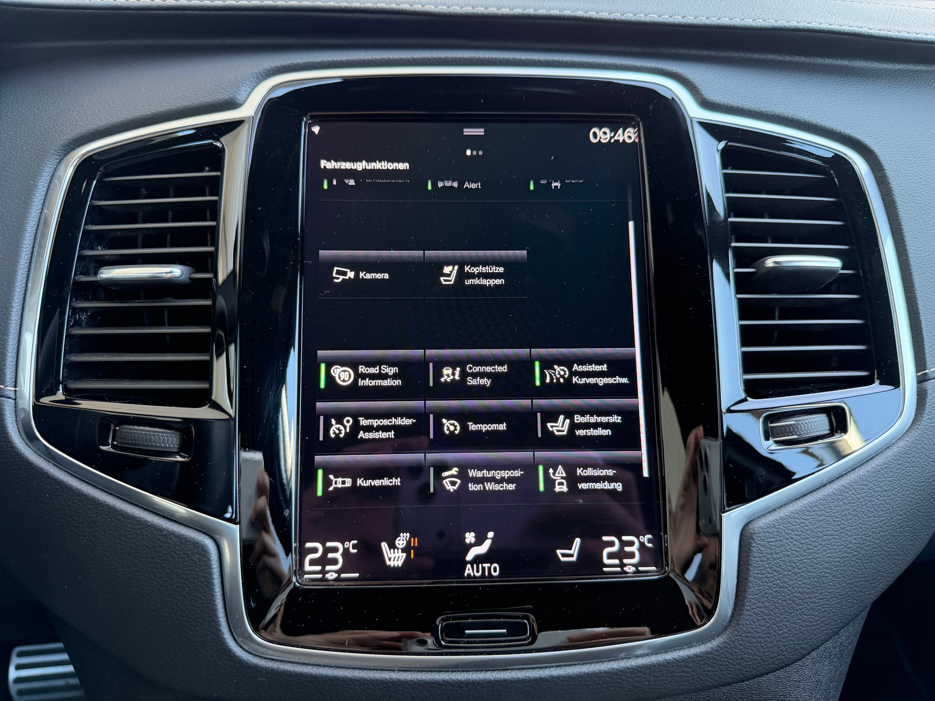 VOLVO XC90 B5 Diesel Mild Hybrid AWD R-Design Geartronic-image-18