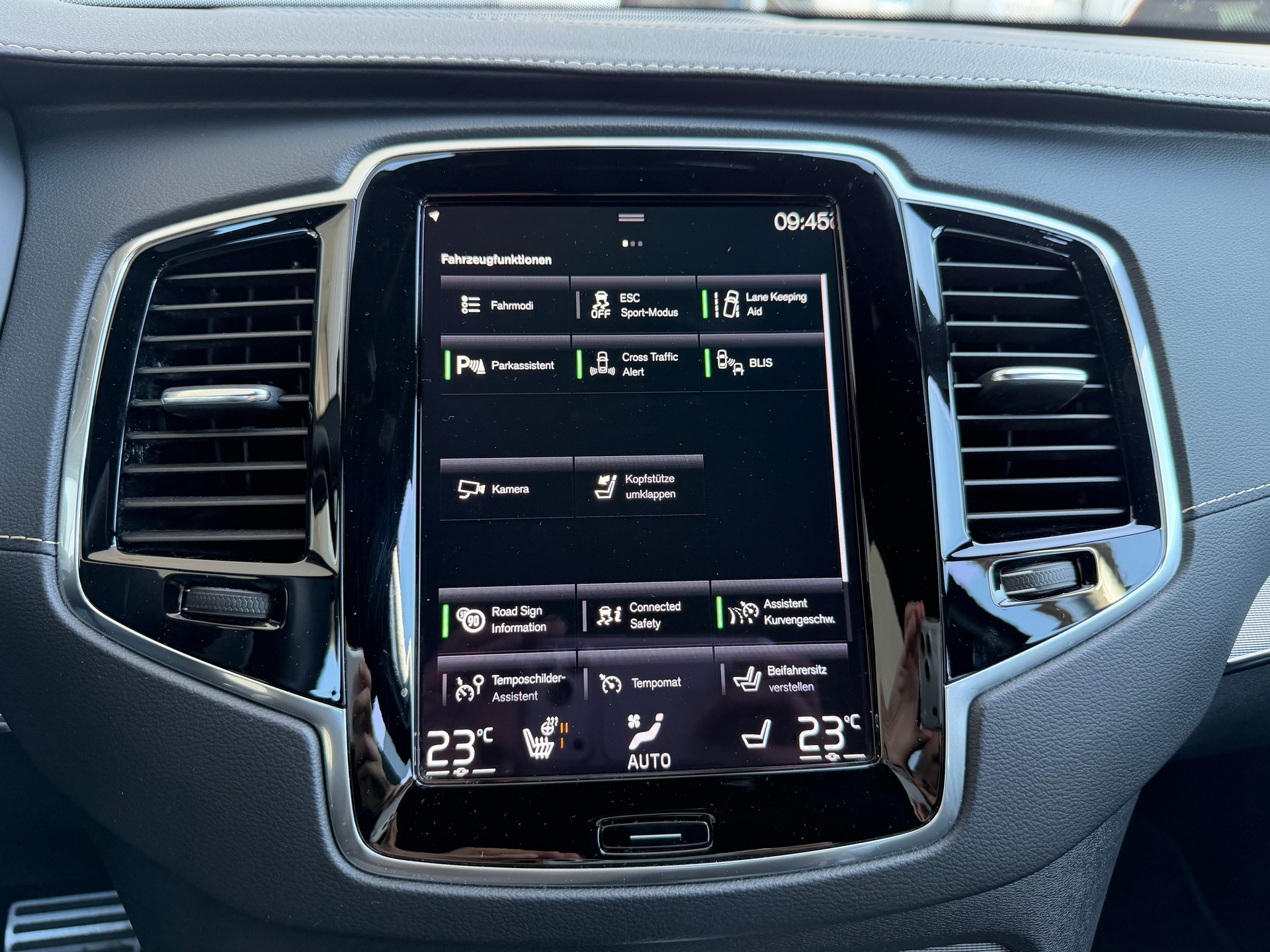 VOLVO XC90 B5 Diesel Mild Hybrid AWD R-Design Geartronic-image-16