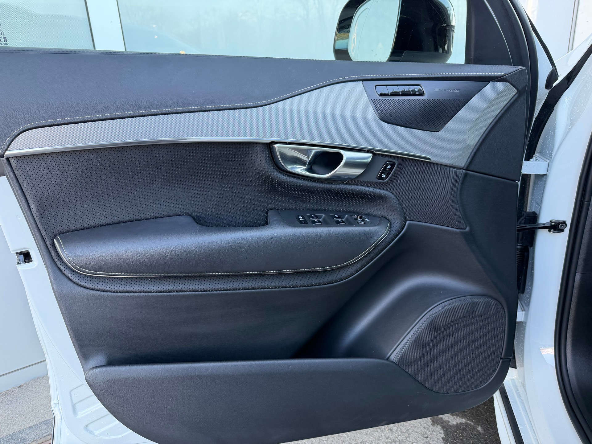 VOLVO XC90 B5 Diesel Mild Hybrid AWD R-Design Geartronic-image-11