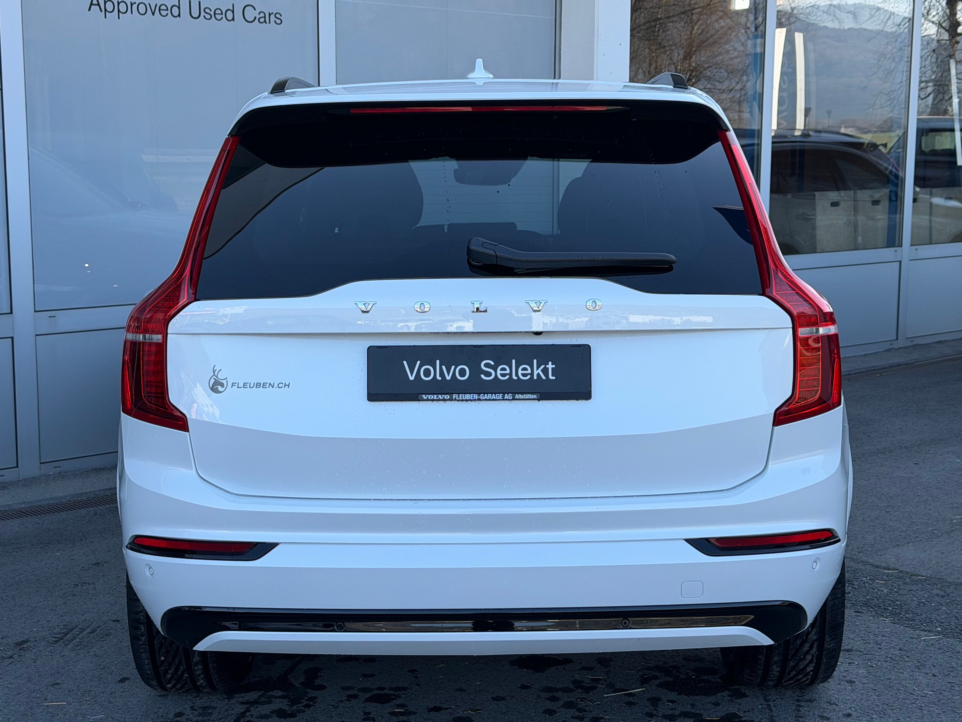 VOLVO XC90 B5 Diesel Mild Hybrid AWD R-Design Geartronic-image-28