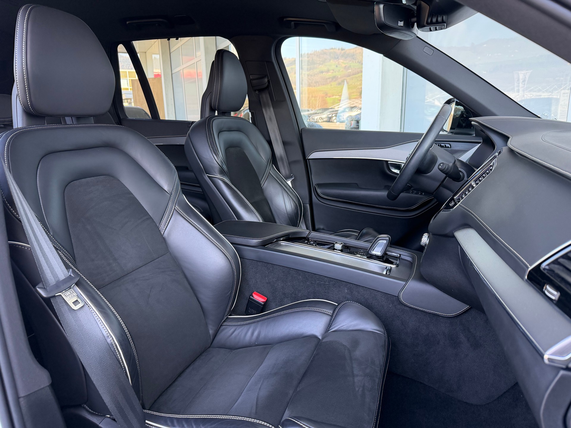 VOLVO XC90 B5 Diesel Mild Hybrid AWD R-Design Geartronic-showroom-element-3