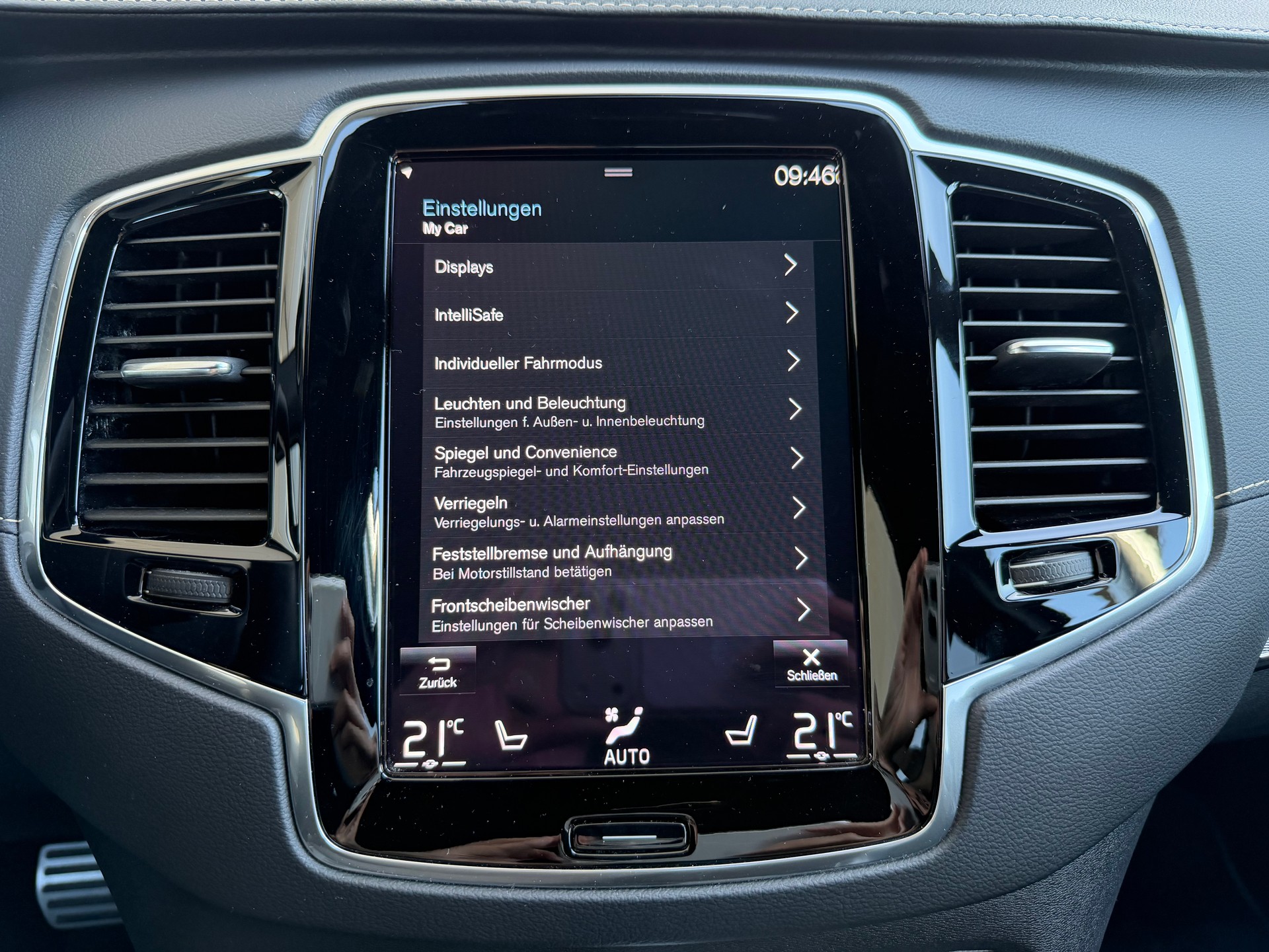 VOLVO XC90 B5 Diesel Mild Hybrid AWD R-Design Geartronic-image-23