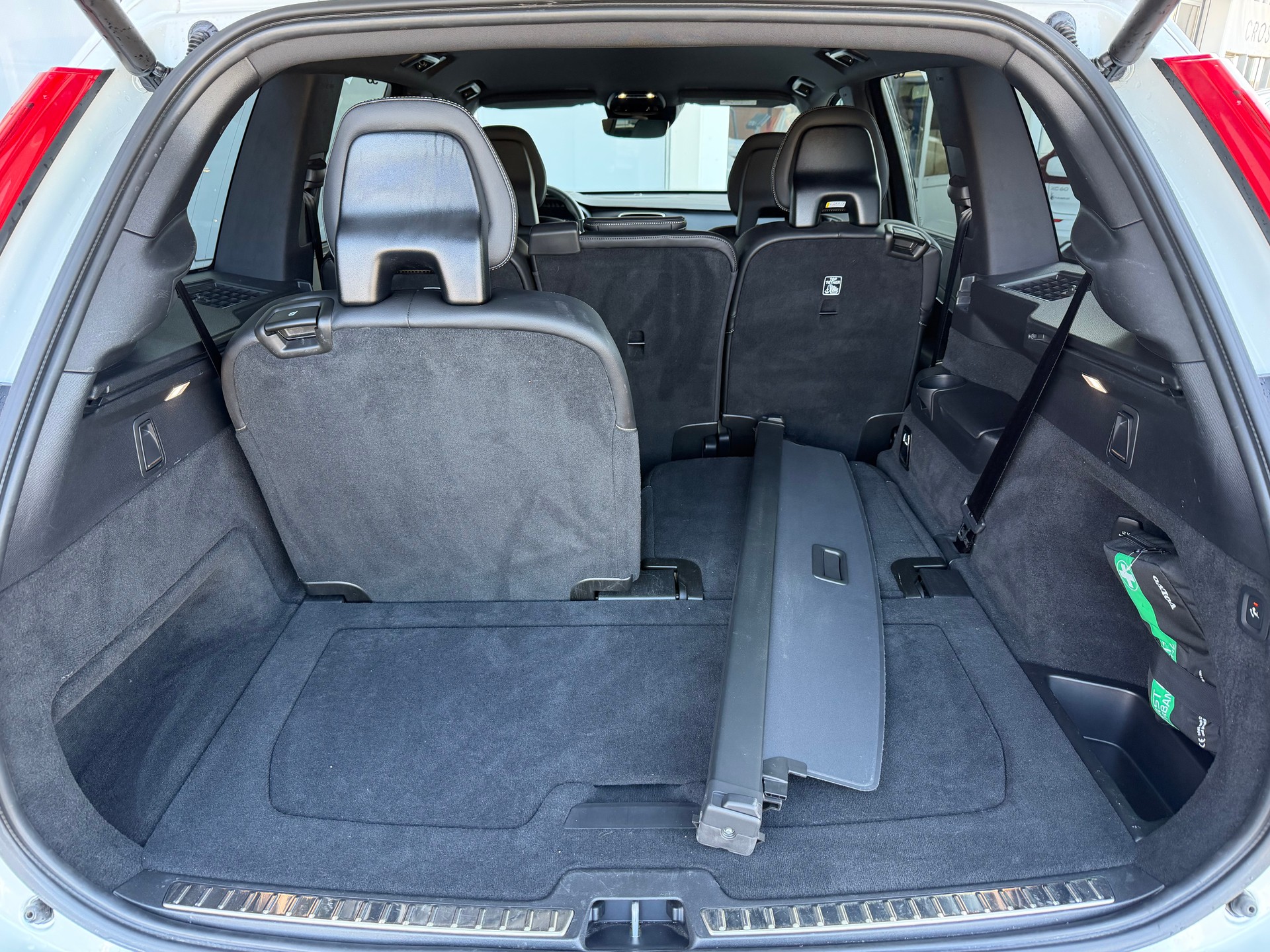VOLVO XC90 B5 Diesel Mild Hybrid AWD R-Design Geartronic-image-25