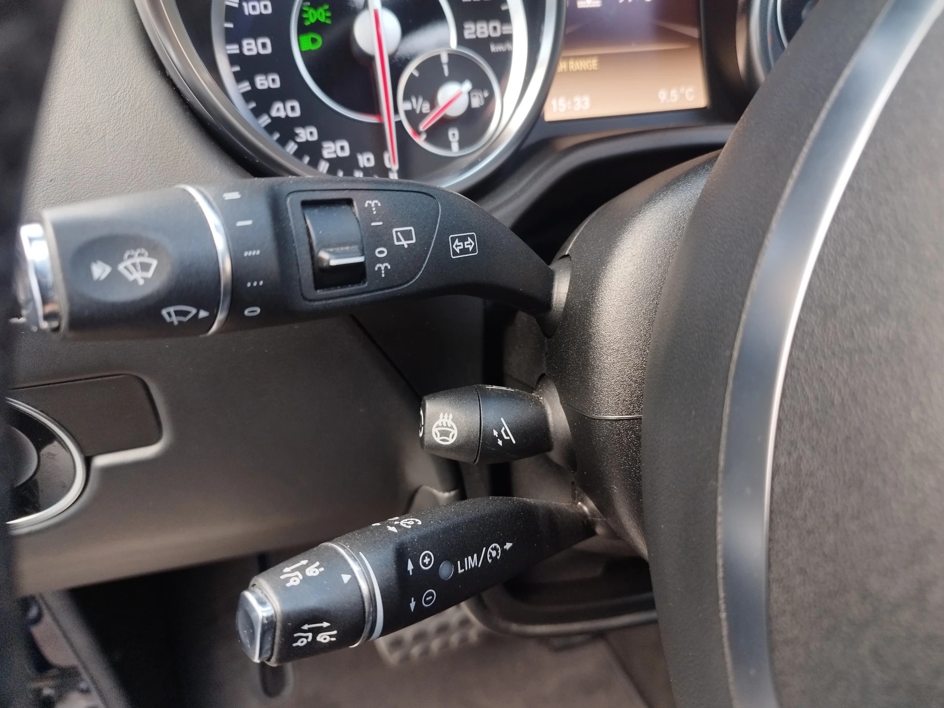 MERCEDES-BENZ G 65 AMG Automatic-image-23