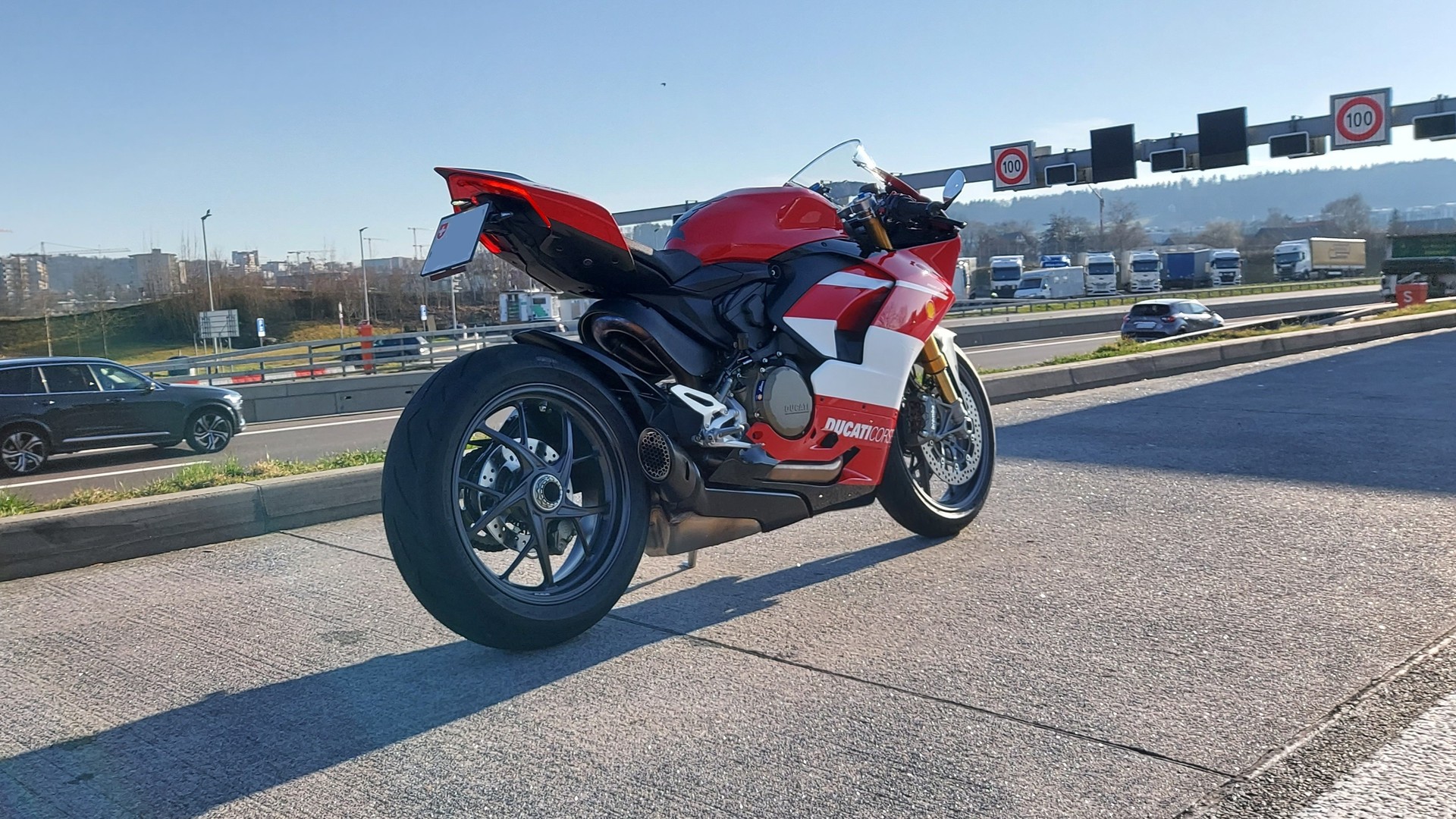 DUCATI Panigale V2 Bayliss1st Champion 2oth Anniversary-image-3
