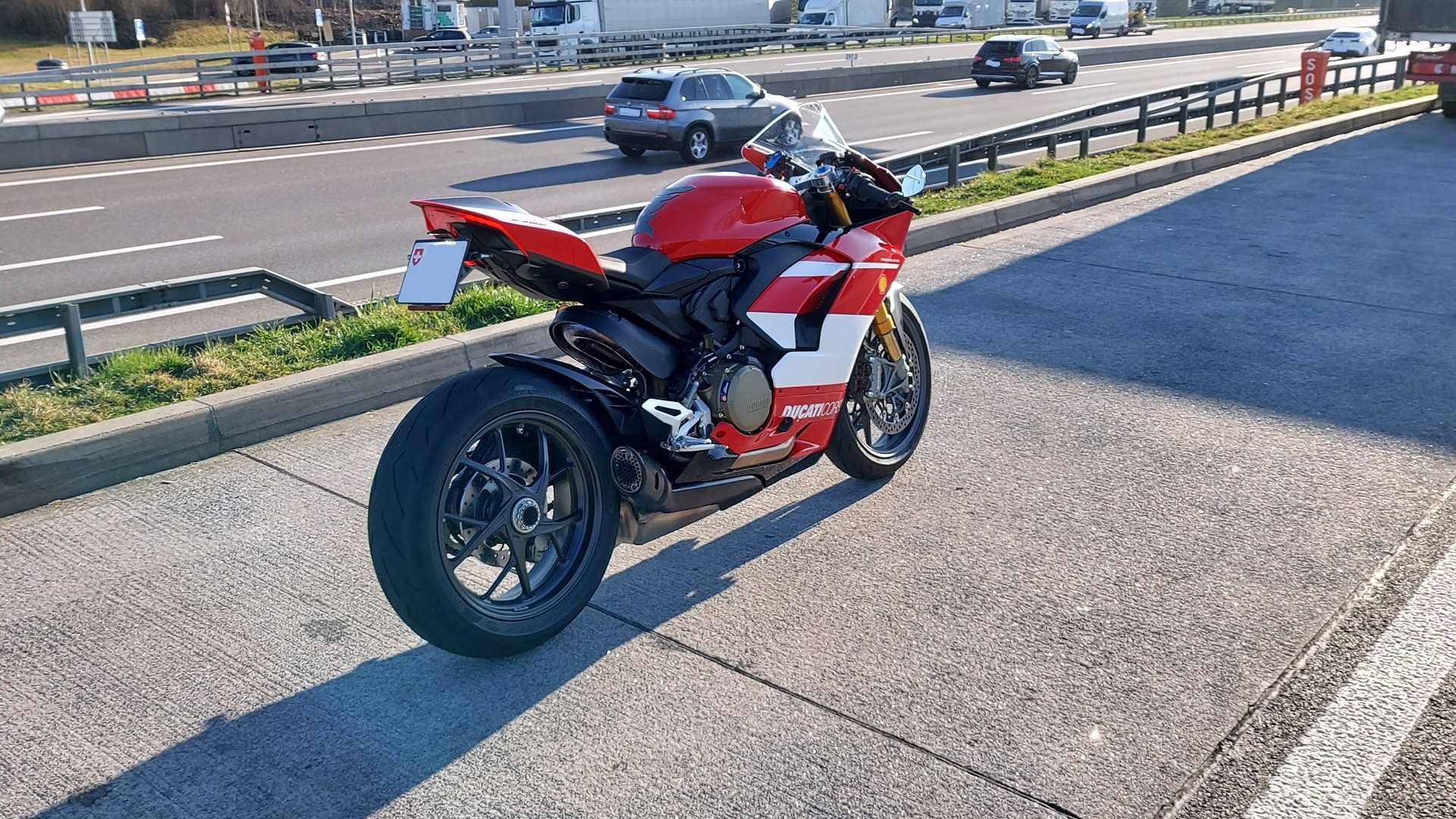 DUCATI Panigale V2 Bayliss1st Champion 2oth Anniversary-image-4