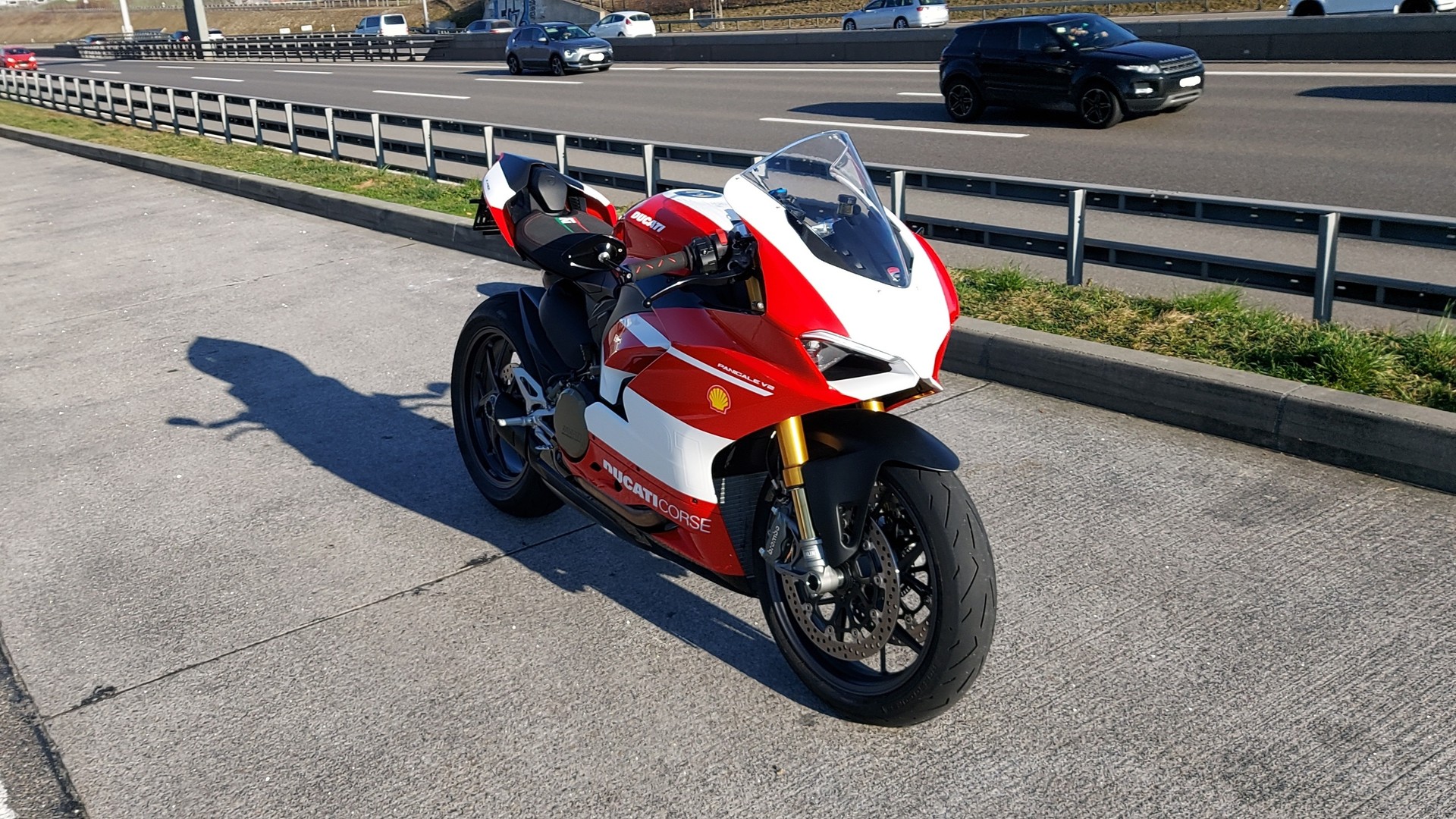 DUCATI Panigale V2 Bayliss1st Champion 2oth Anniversary-image-0