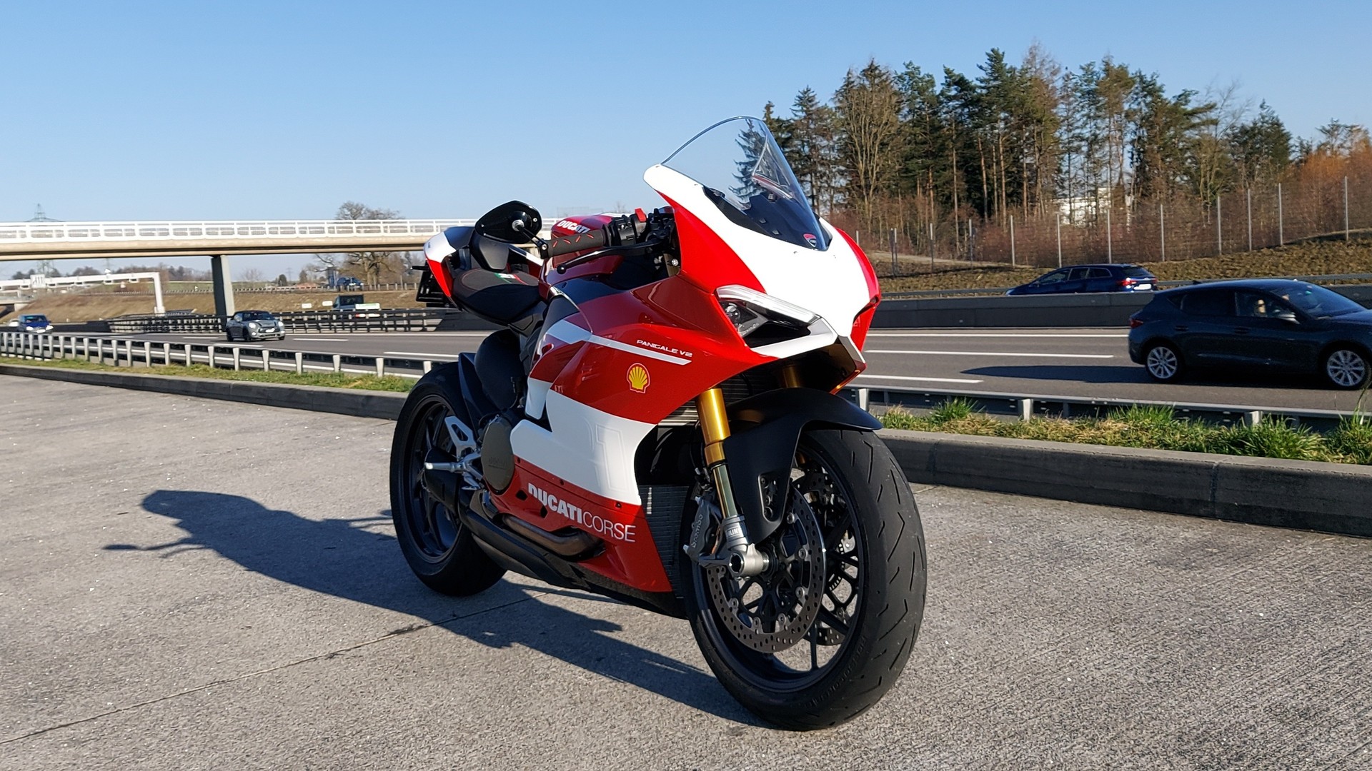 DUCATI Panigale V2 Bayliss1st Champion 2oth Anniversary-image-1